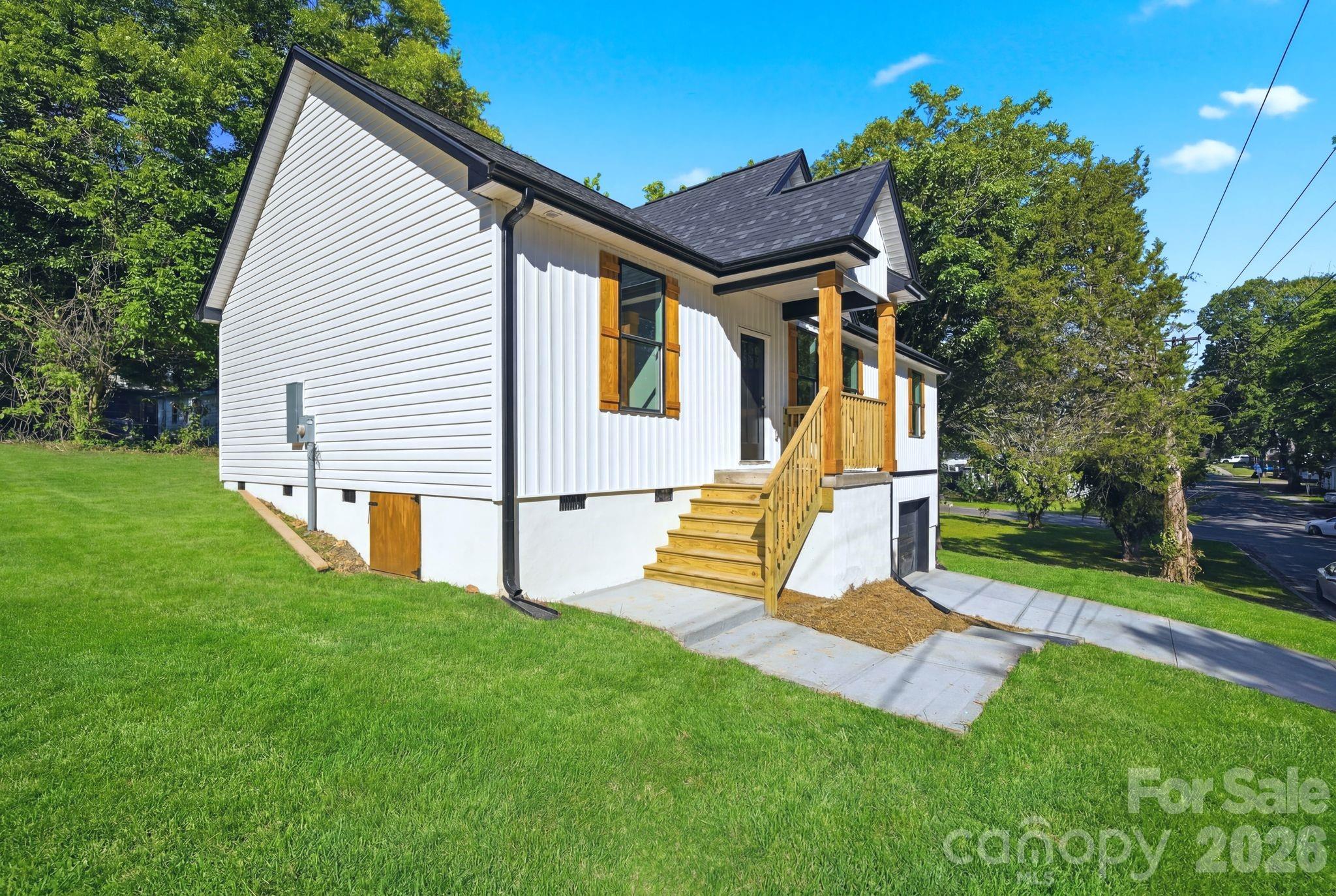 1111 W 7th Avenue — Gastonia