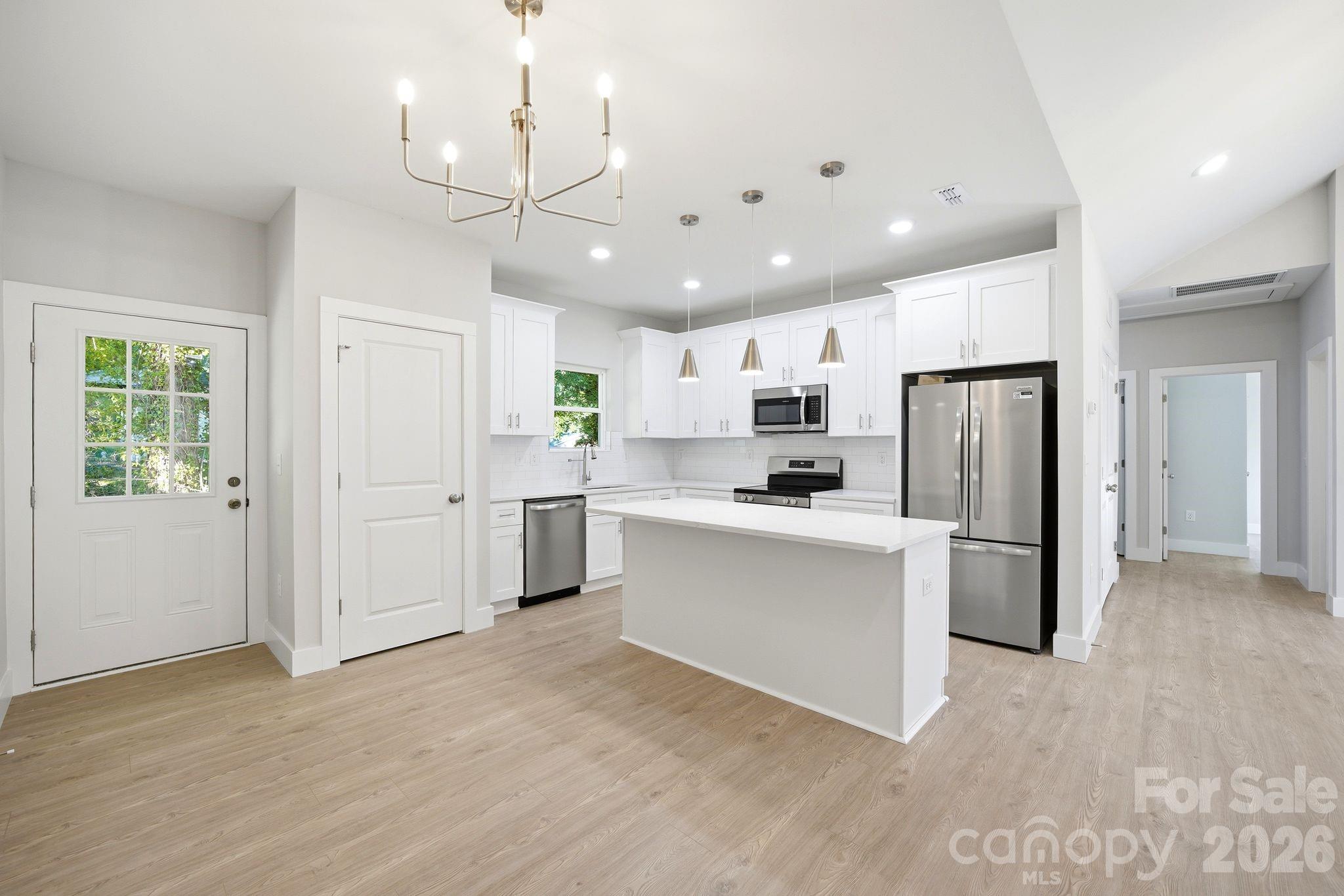 1111 W 7th Avenue — Gastonia