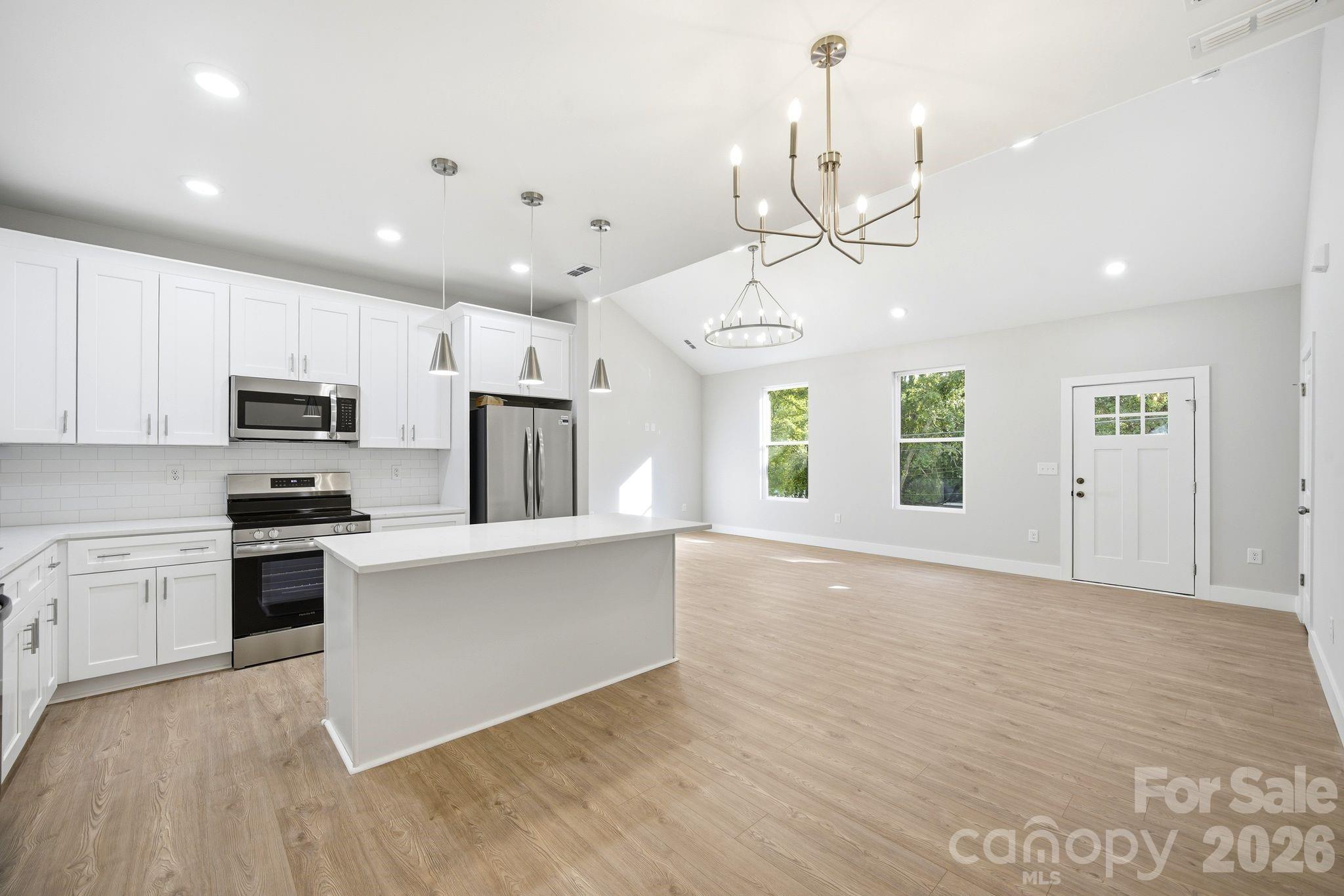 1111 W 7th Avenue — Gastonia