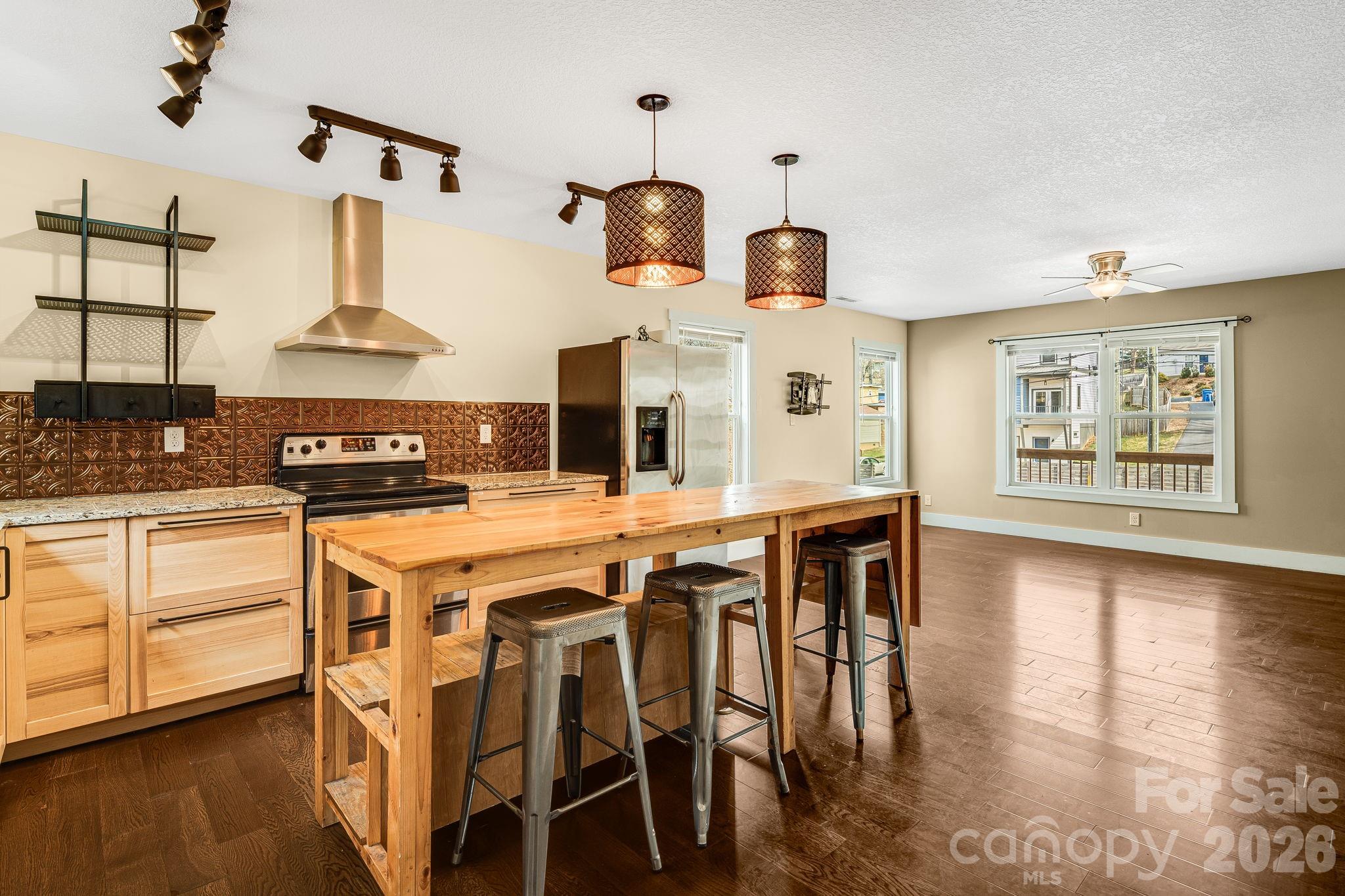 309 London Road — Asheville