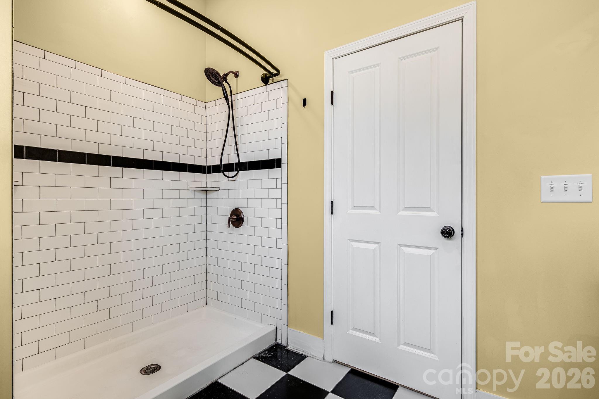 309 London Road — Asheville