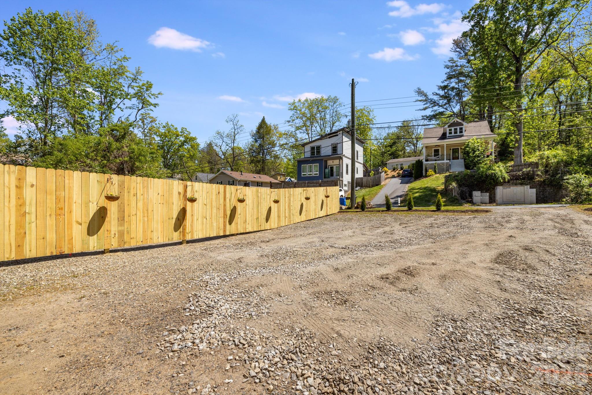 309 London Road — Asheville