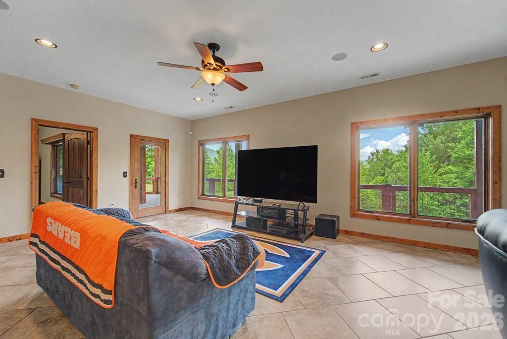 346 Torwood Lane — Whittier