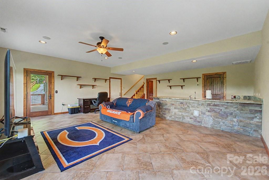 346 Torwood Lane — Whittier