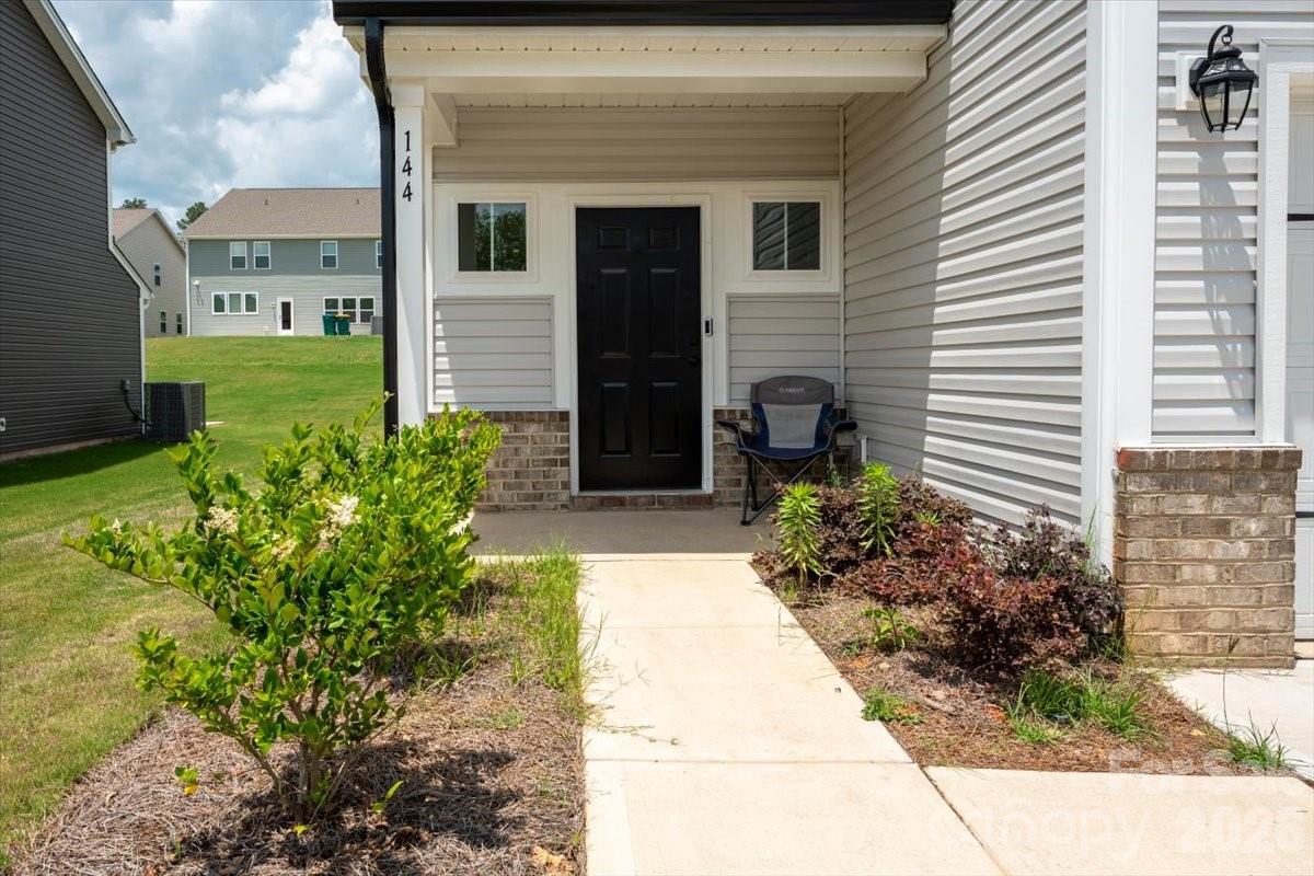 144 Stonewater Drive — Oakboro