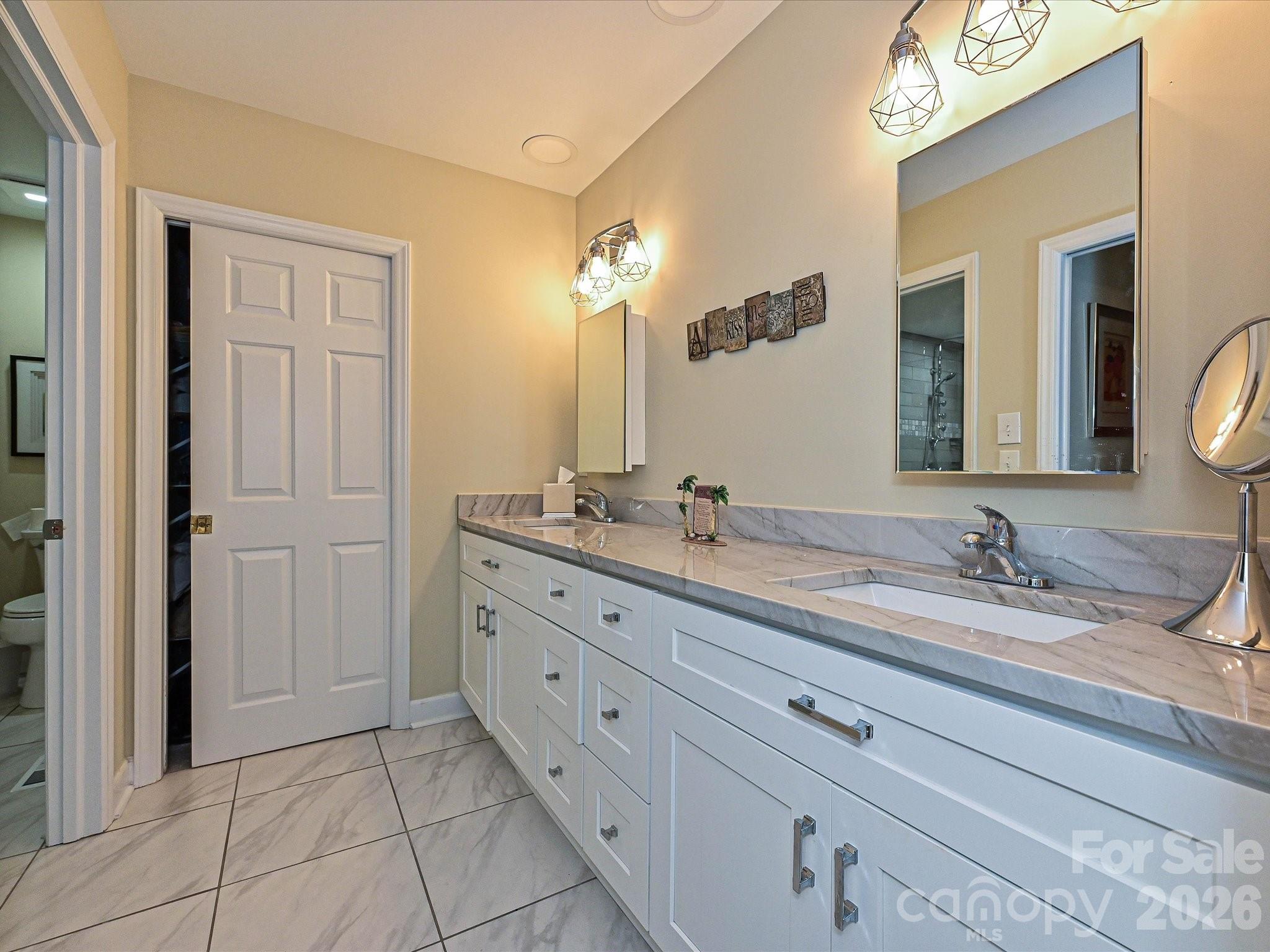 5203 Rustlewood Lane — Charlotte