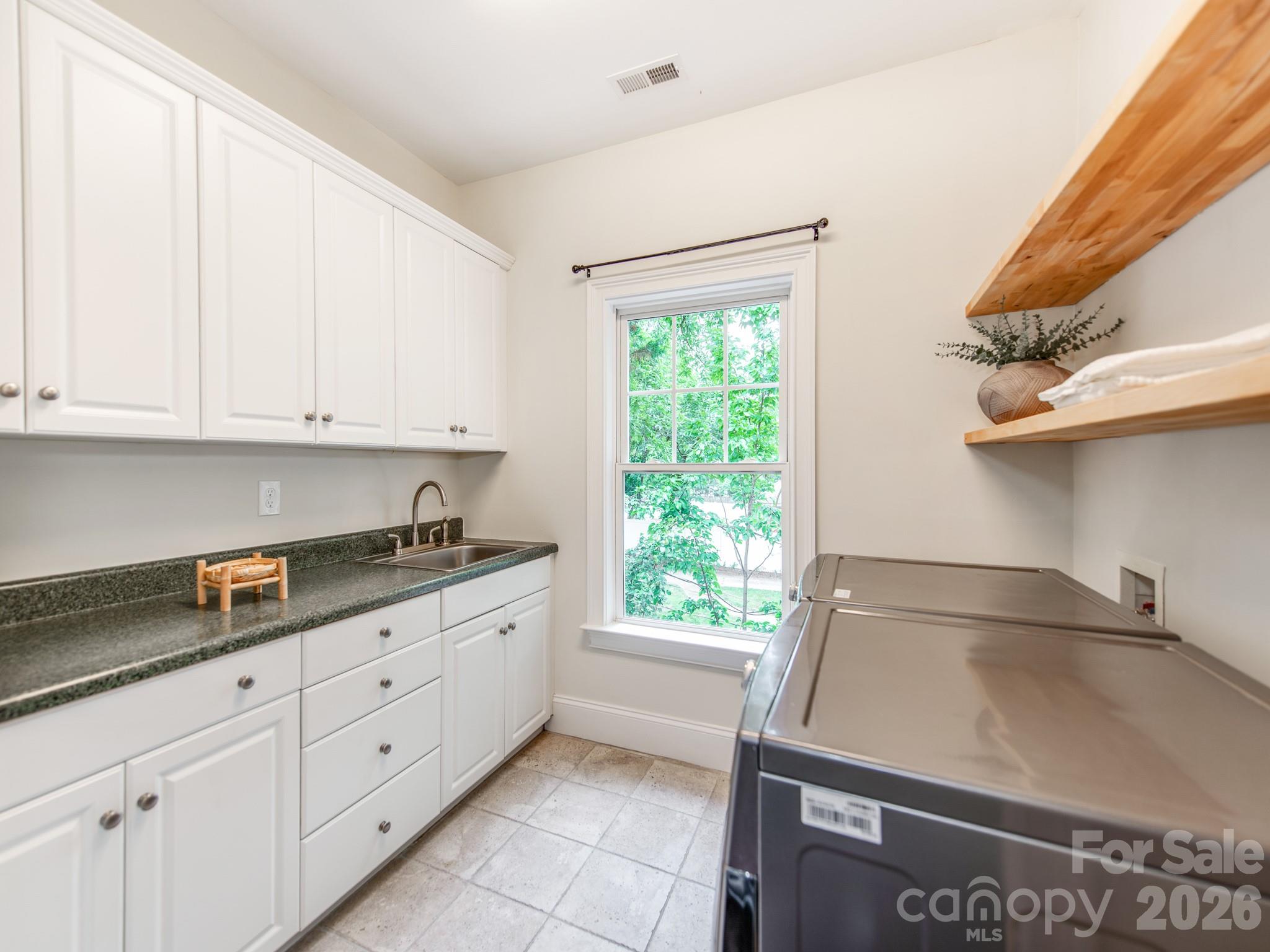 2907 Park Road — Charlotte