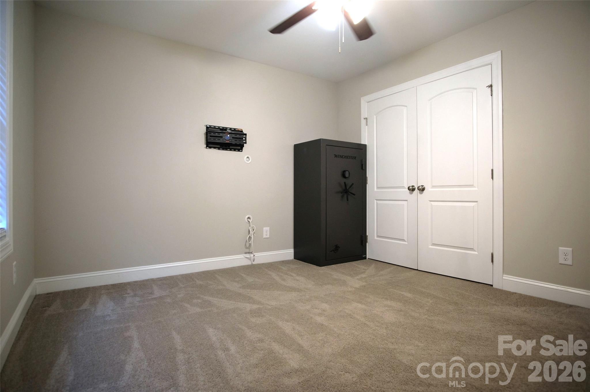 1400 Independence Square — Kannapolis