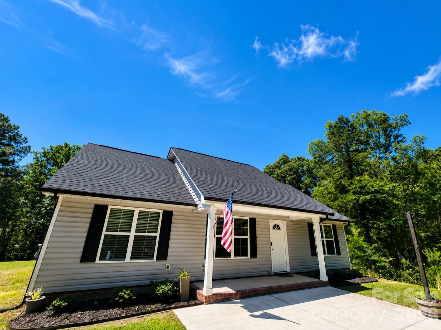 1400 Independence Square — Kannapolis