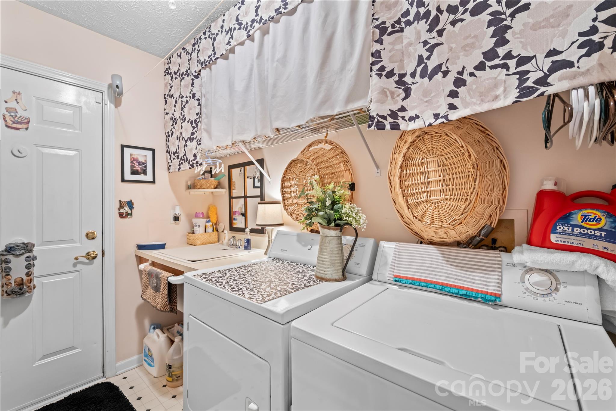 9 Tall Pines Road — Hendersonville