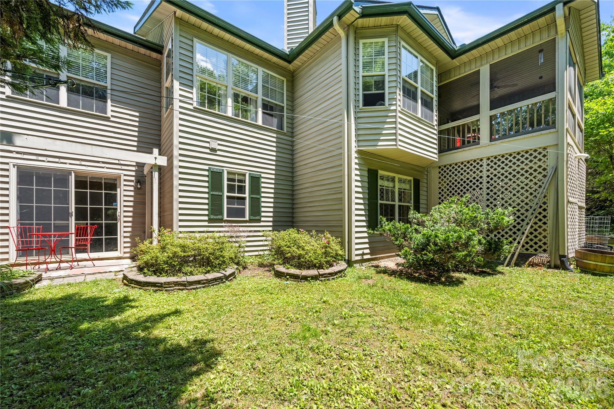 9 Tall Pines Road — Hendersonville