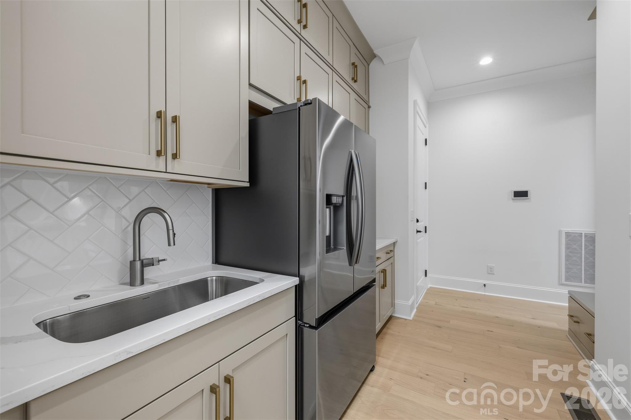 1011 Detweiler Road — Marvin