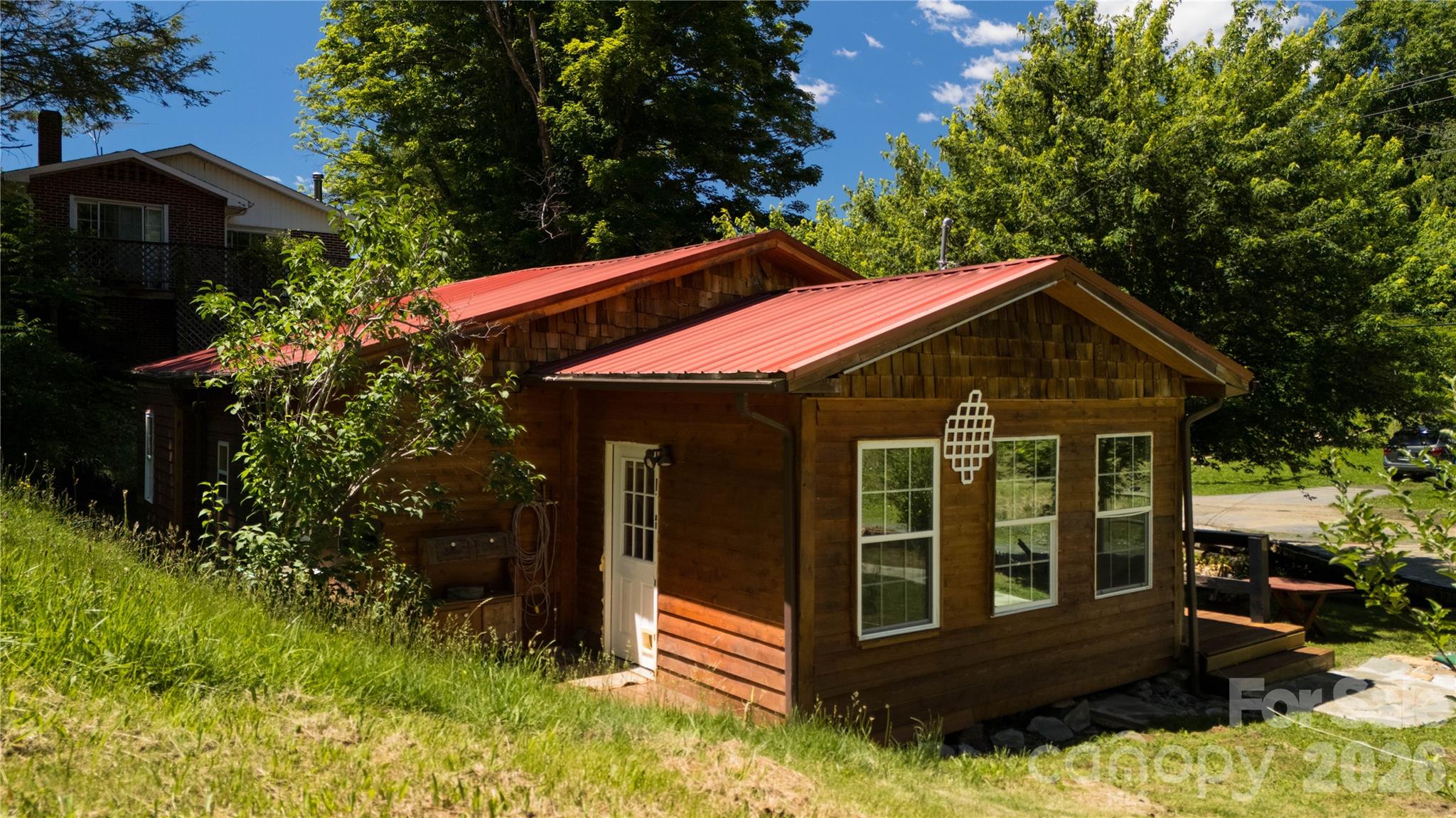 92 Buchanan Drive — Bakersville