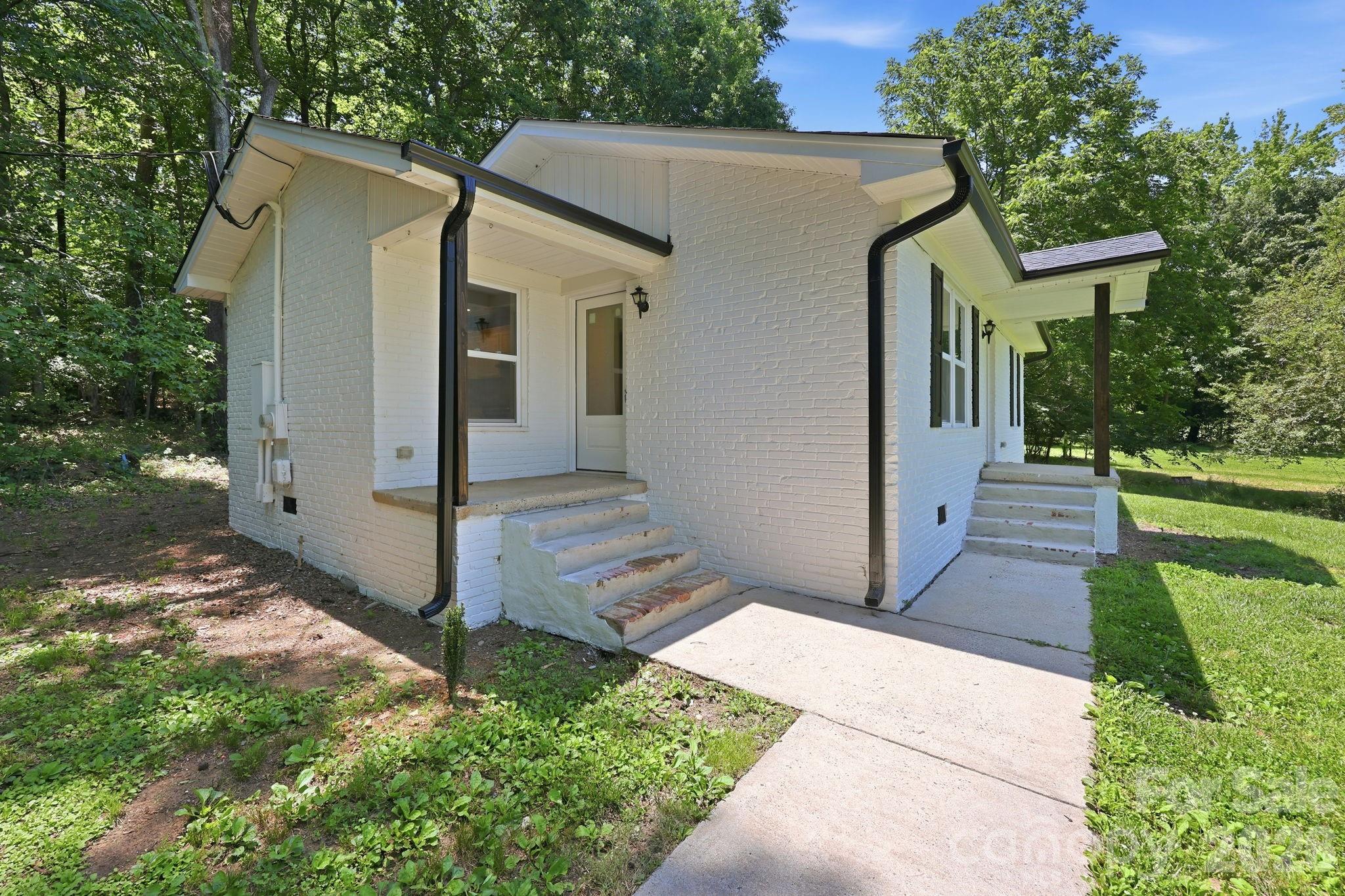 918 Breezewood Drive — Charlotte