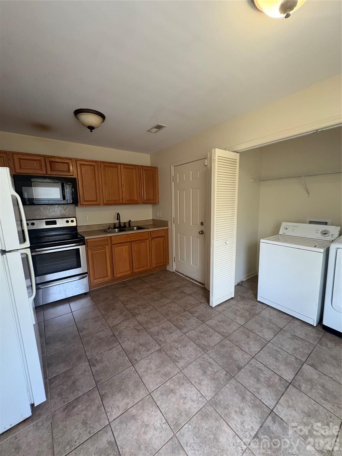 3931 Durham Lane — Charlotte