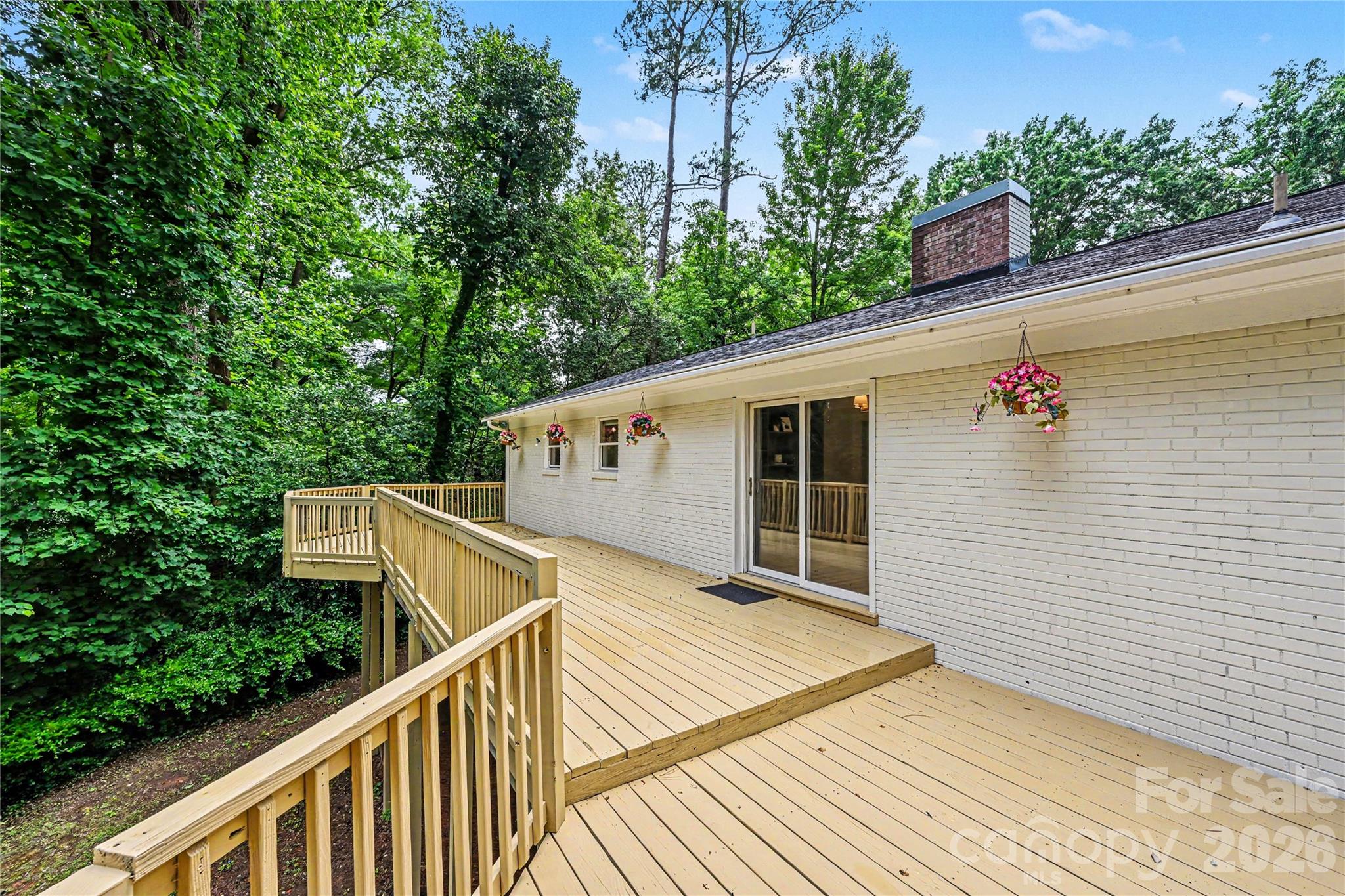 716 Grandview Drive NE — Concord