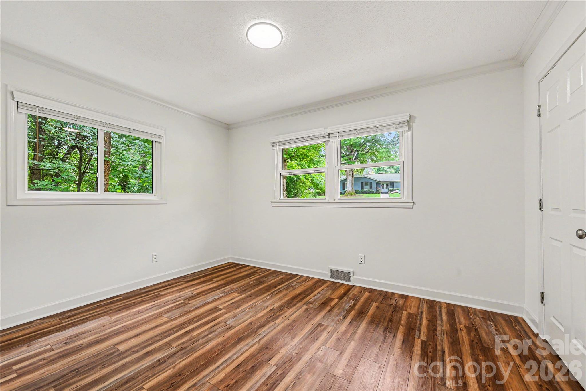 716 Grandview Drive NE — Concord