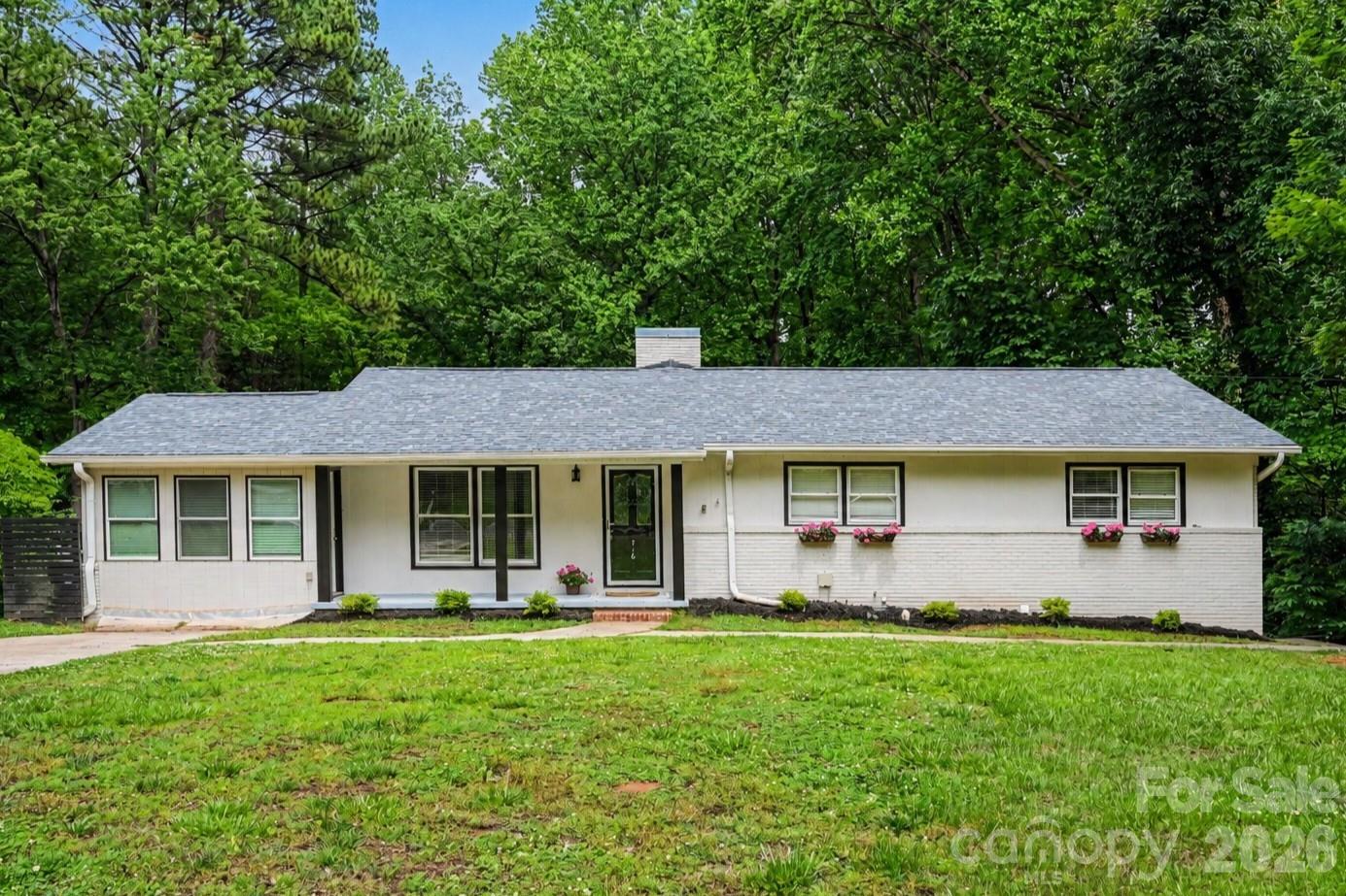 716 Grandview Drive NE — Concord