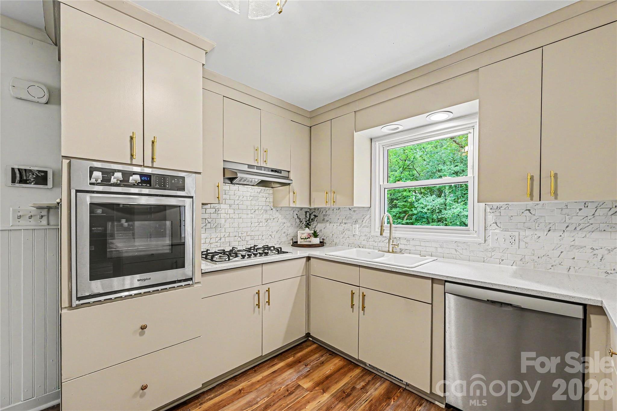 716 Grandview Drive NE — Concord