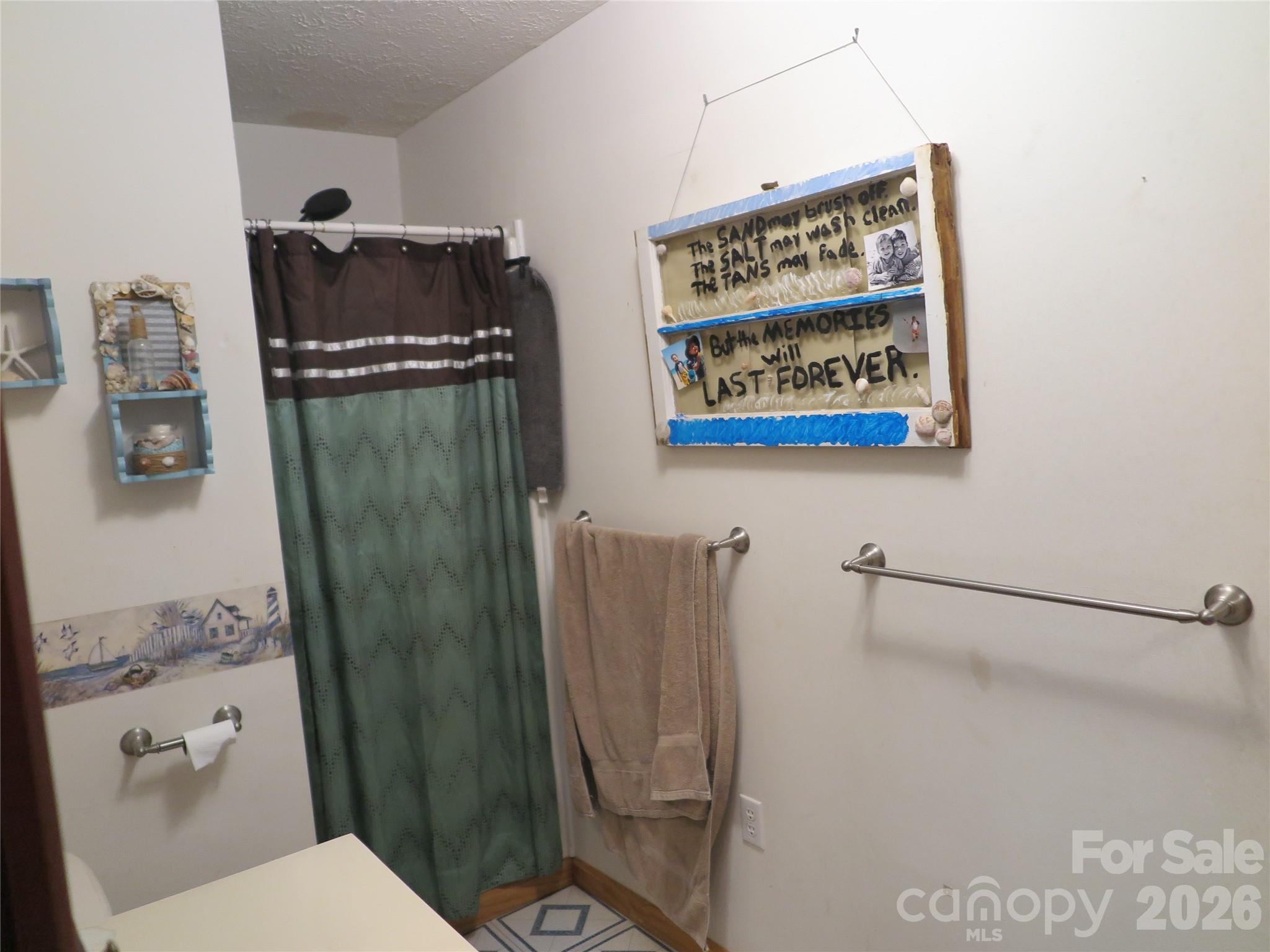112 Glenn Oaks Drive — Lawndale
