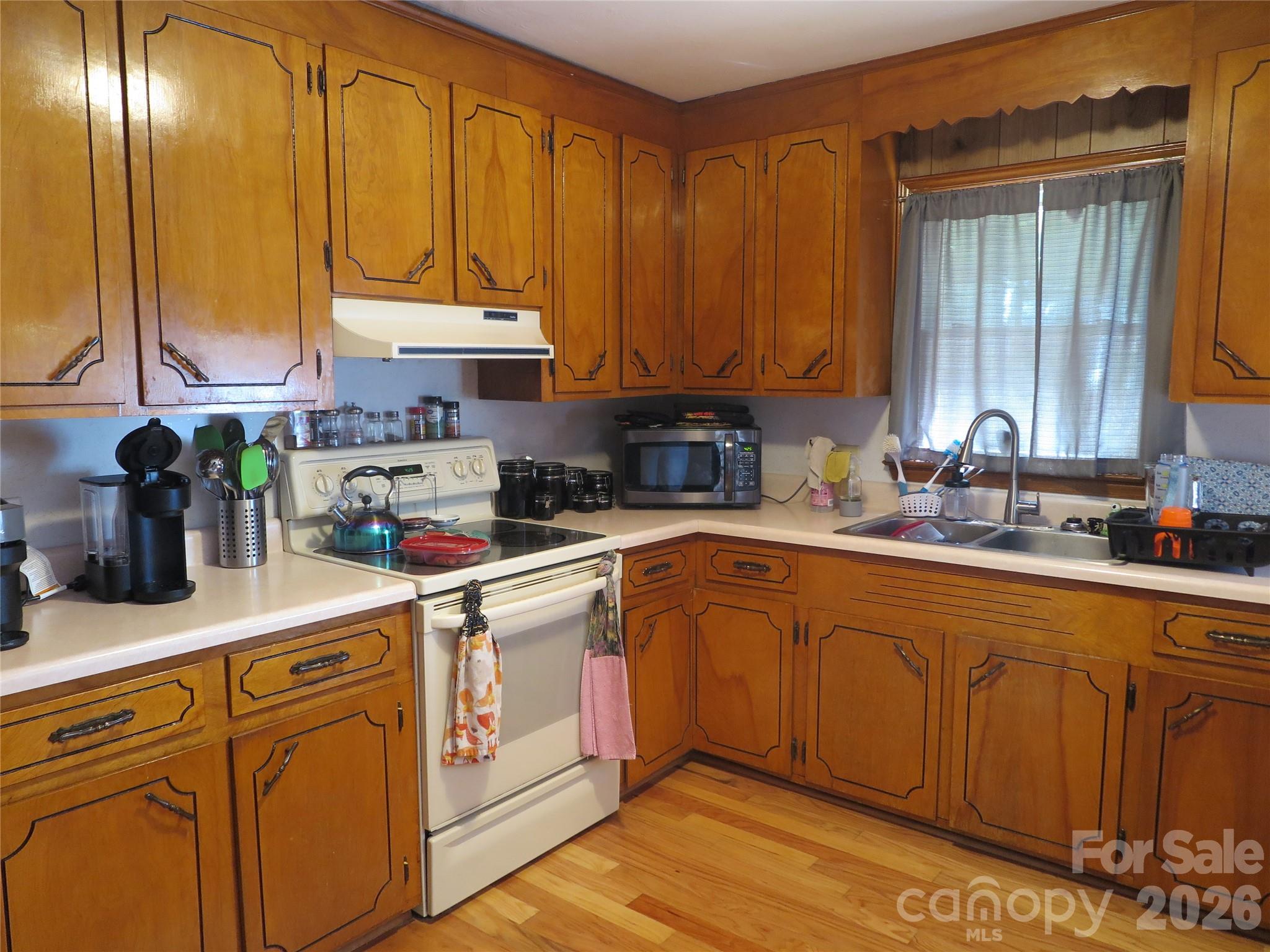 112 Glenn Oaks Drive — Lawndale