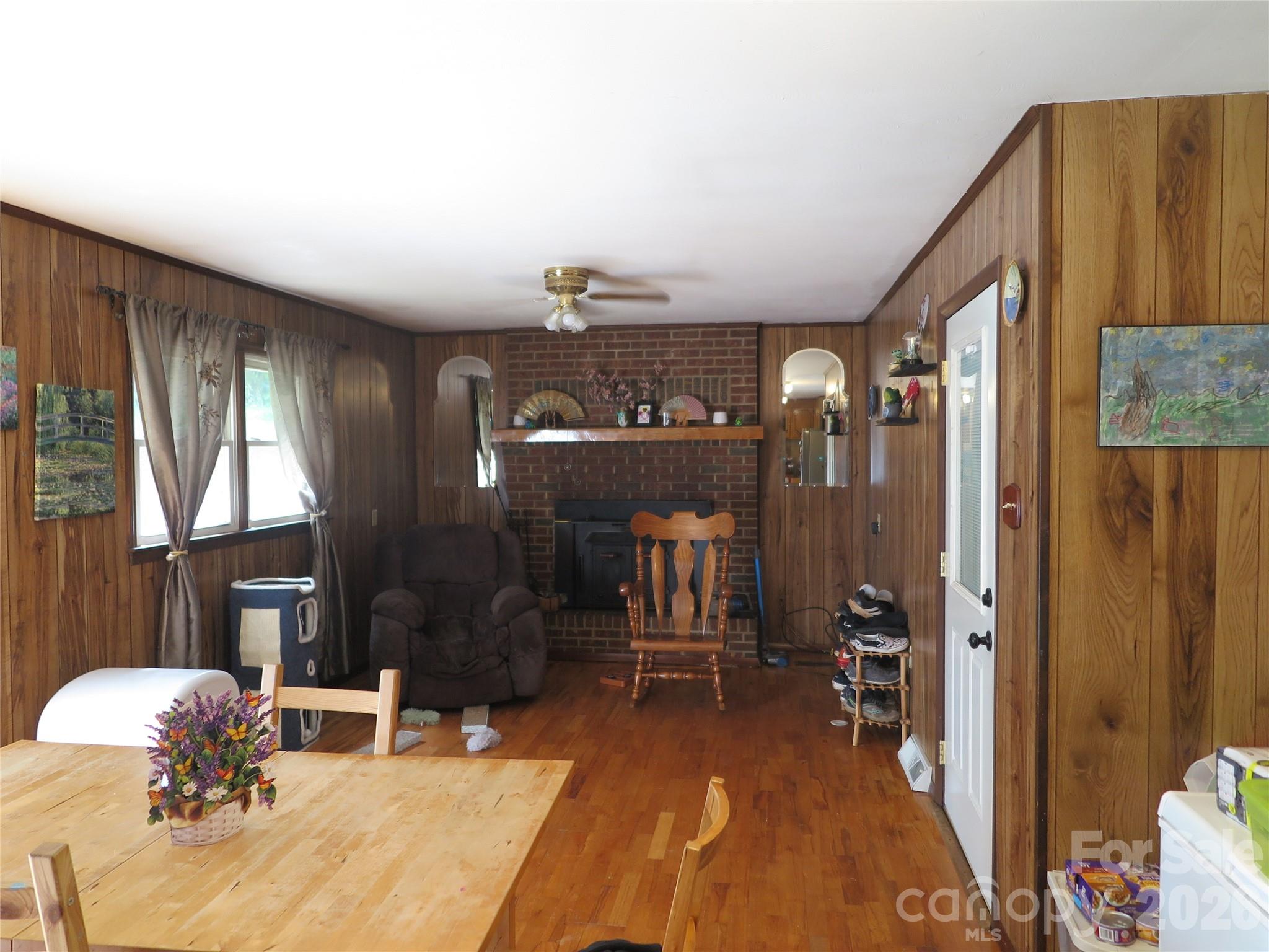 112 Glenn Oaks Drive — Lawndale
