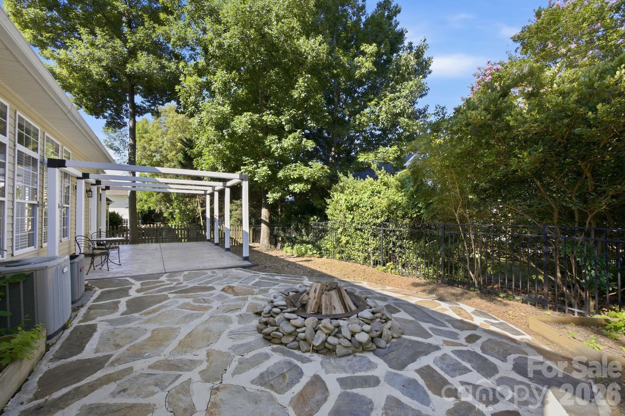 10900 Owl Nest Lane — Charlotte