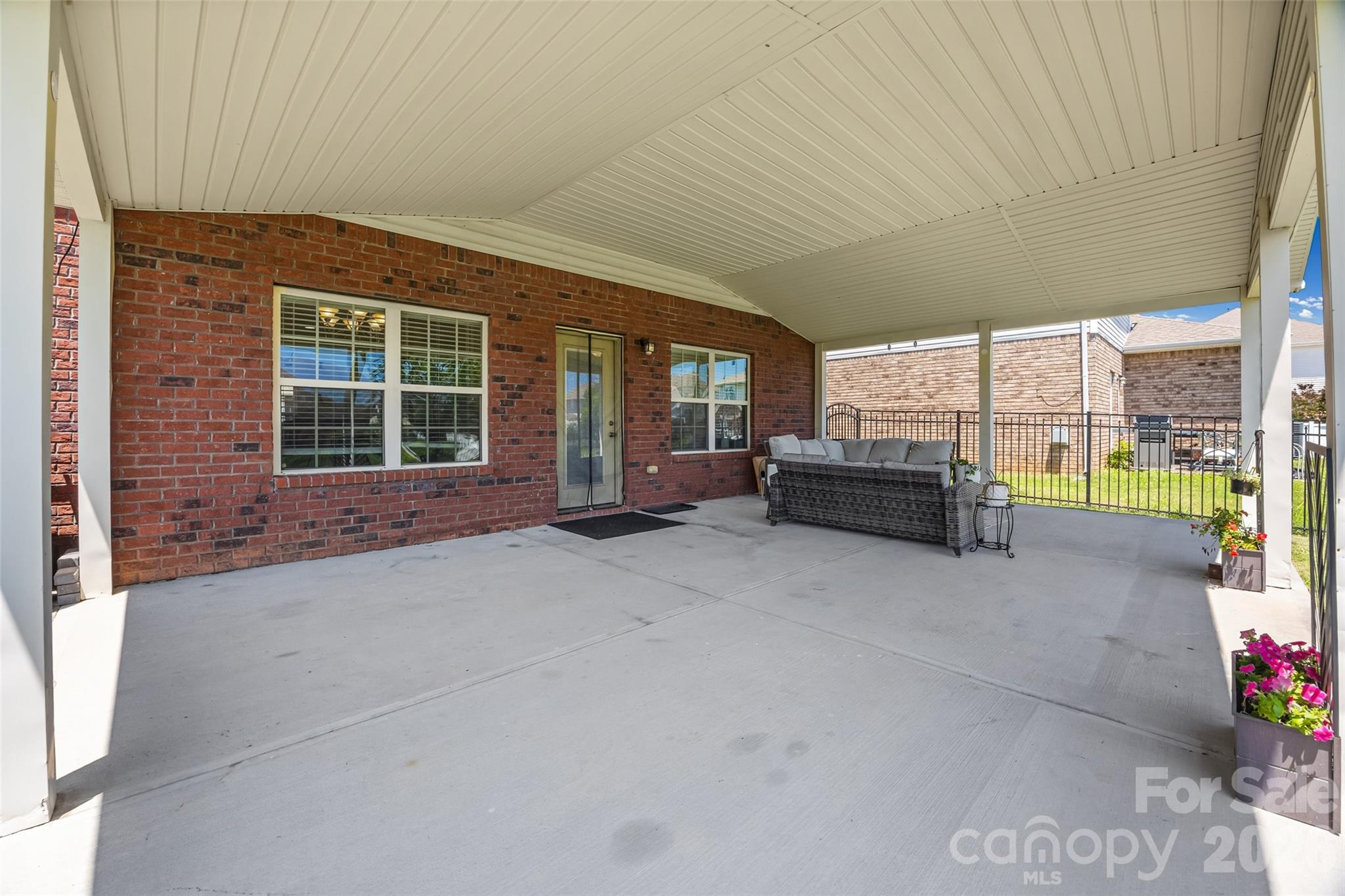 14712 Vaughan Drive — Charlotte