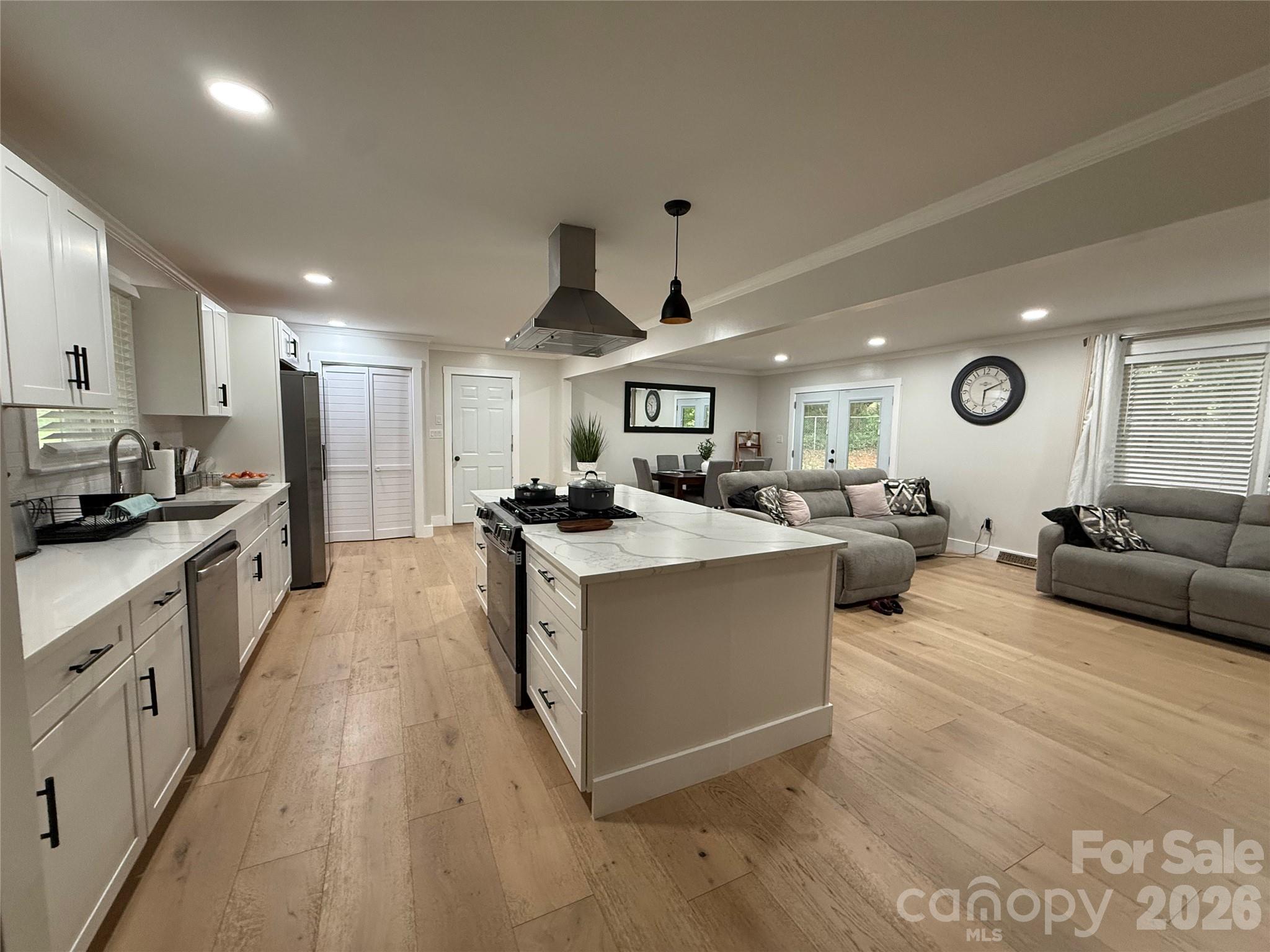 1130 16th Avenue NW — Hickory