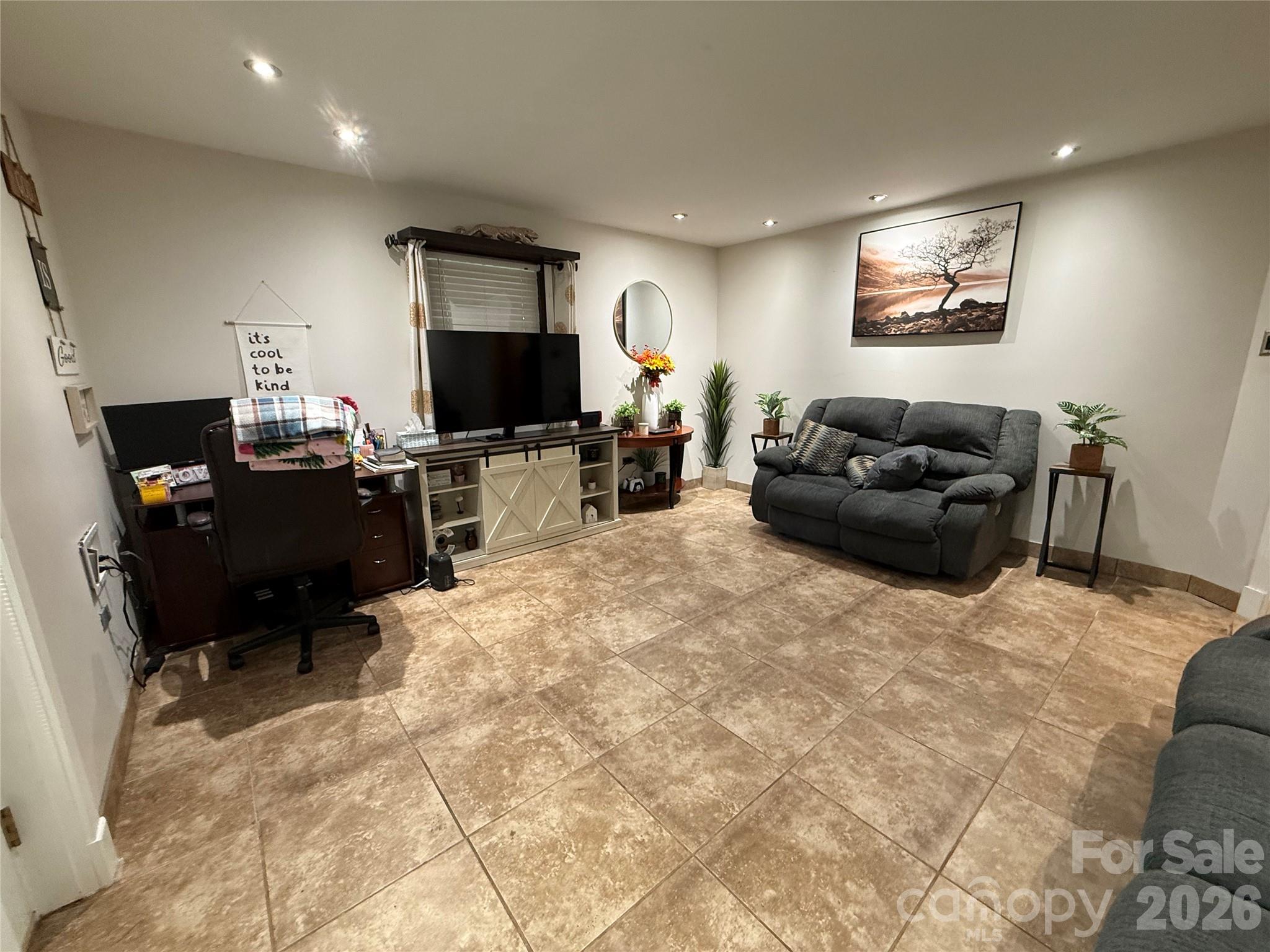 1130 16th Avenue NW — Hickory