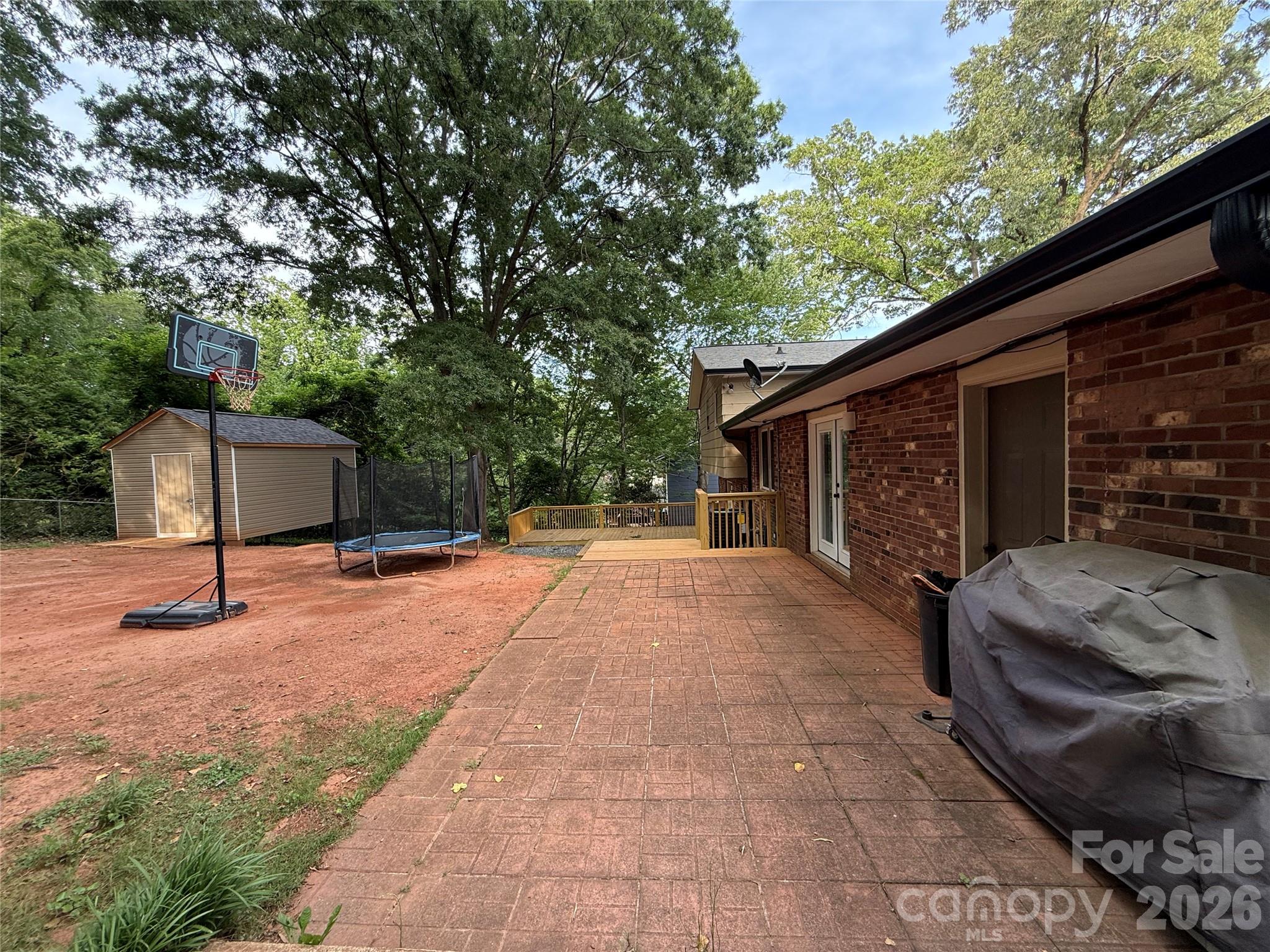 1130 16th Avenue NW — Hickory