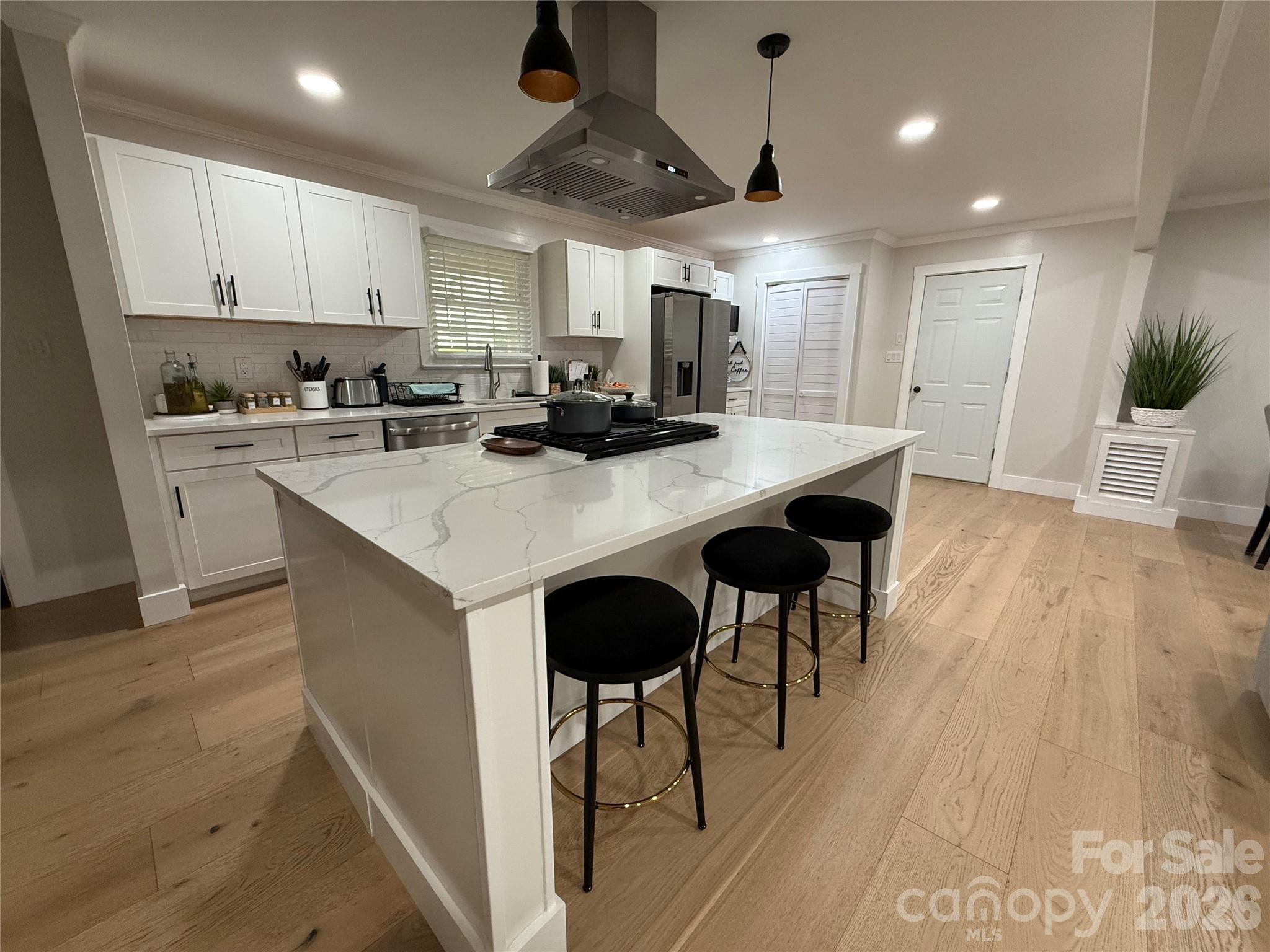 1130 16th Avenue NW — Hickory