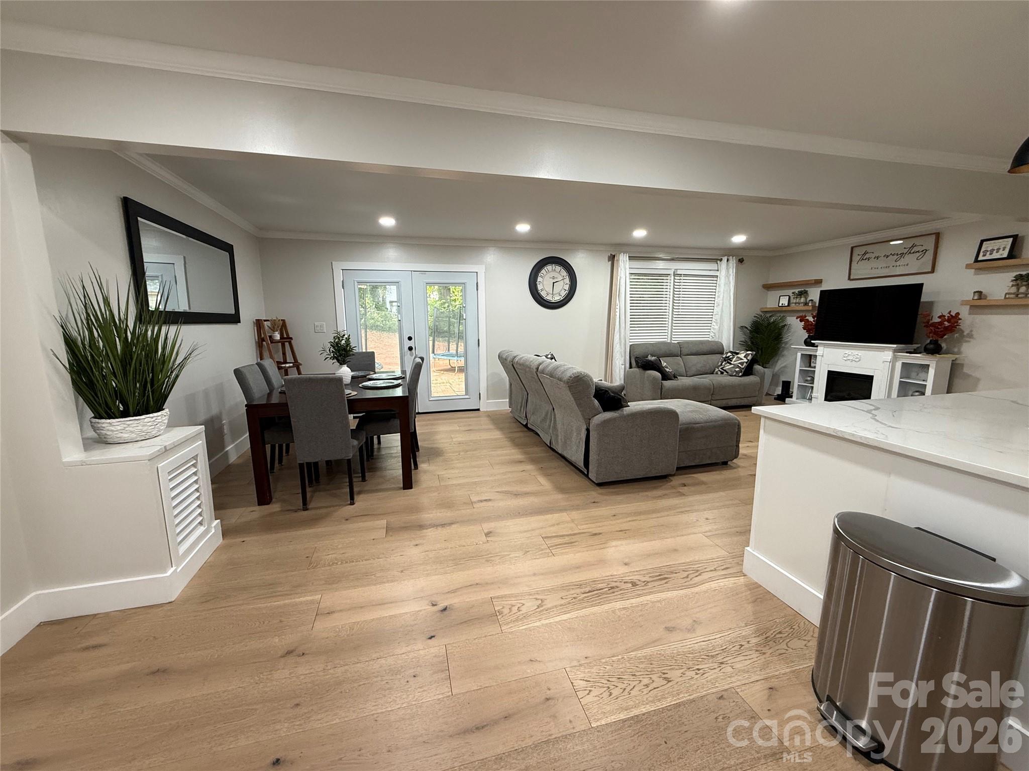 1130 16th Avenue NW — Hickory