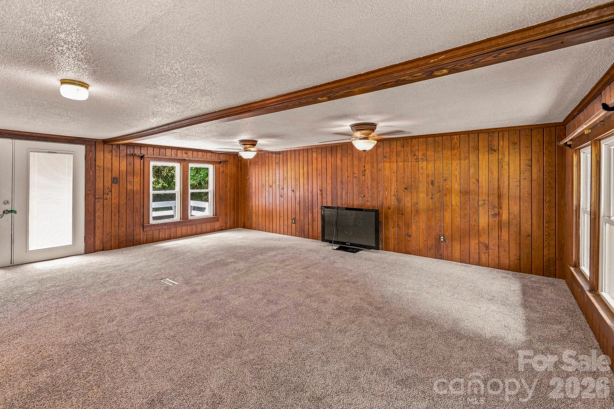 257 Maryland Drive — Forest City