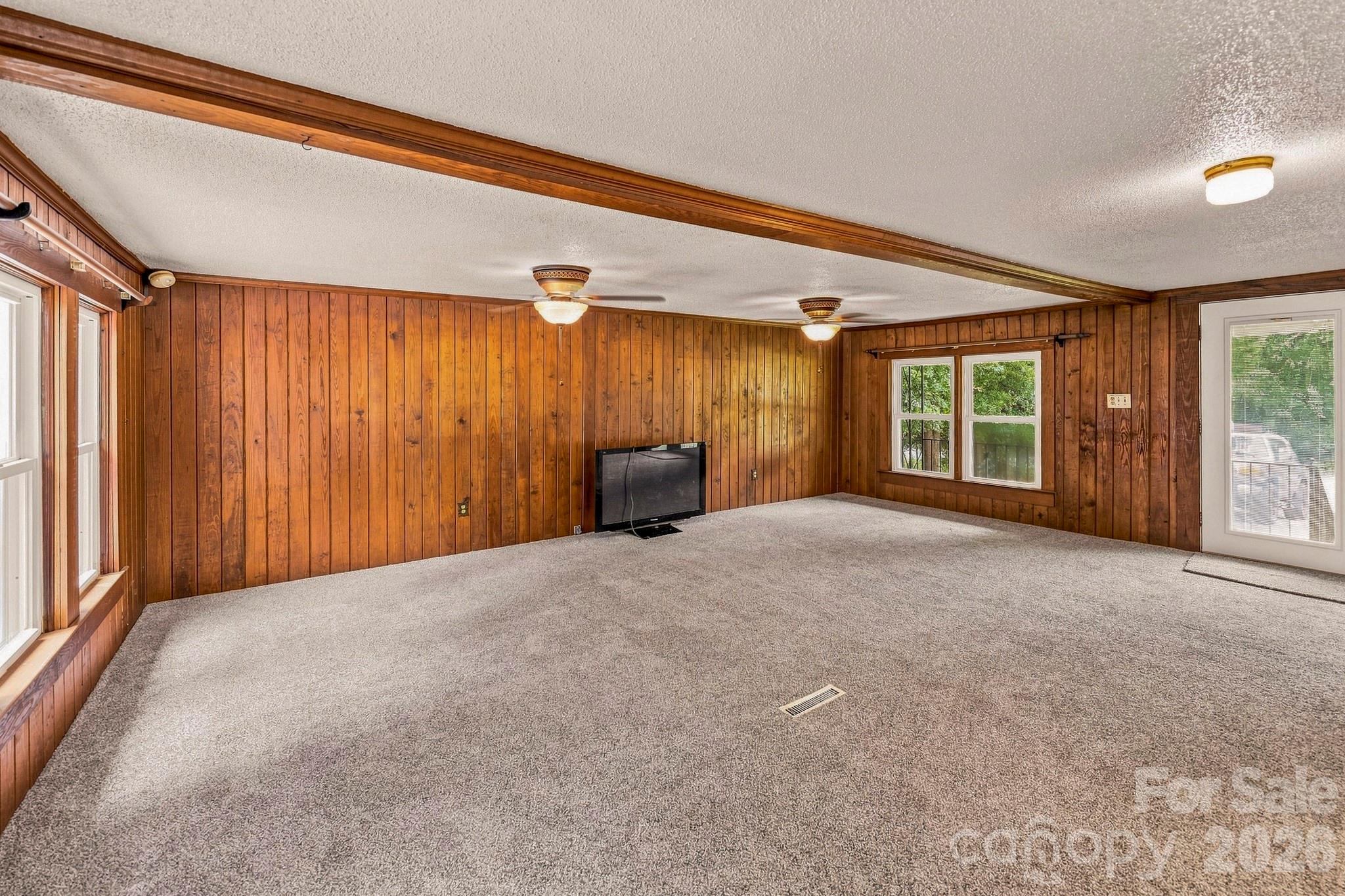 257 Maryland Drive — Forest City