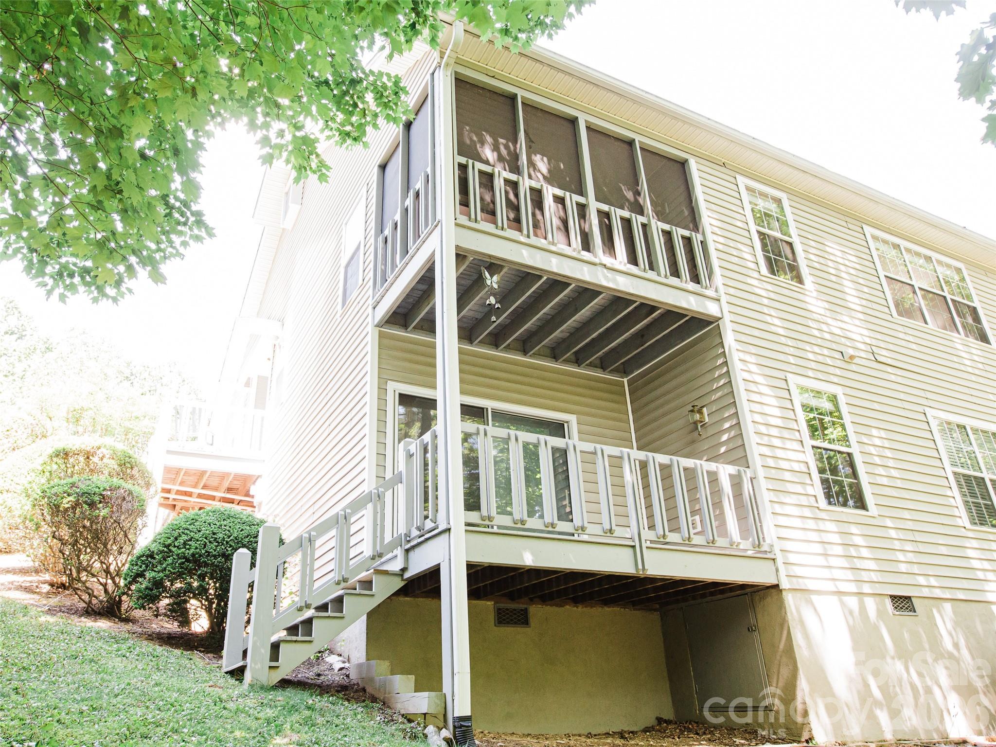 357 Laurel Park Place — Hendersonville