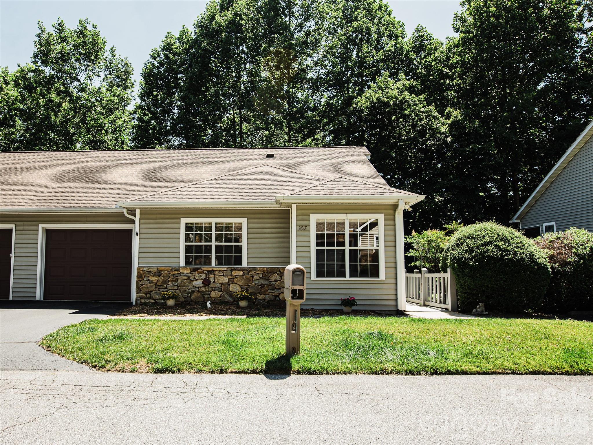 357 Laurel Park Place — Hendersonville