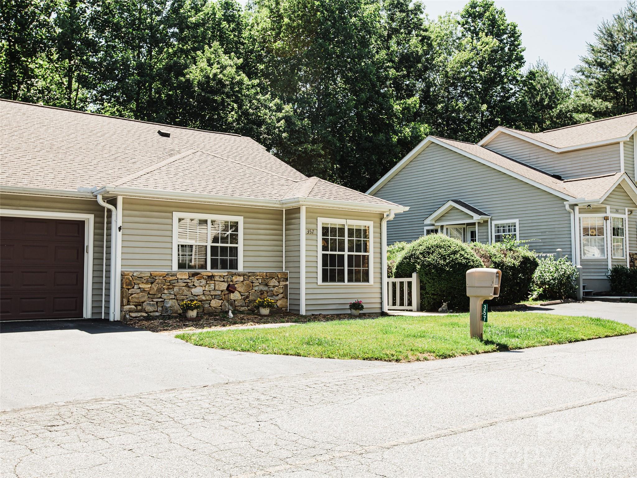 357 Laurel Park Place — Hendersonville