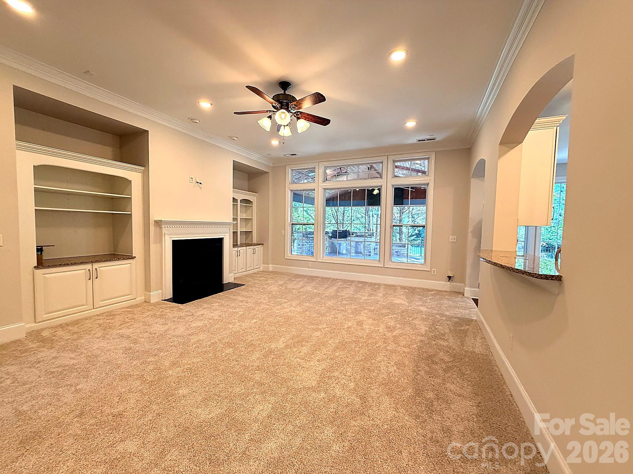6812 S Creek Road — Charlotte
