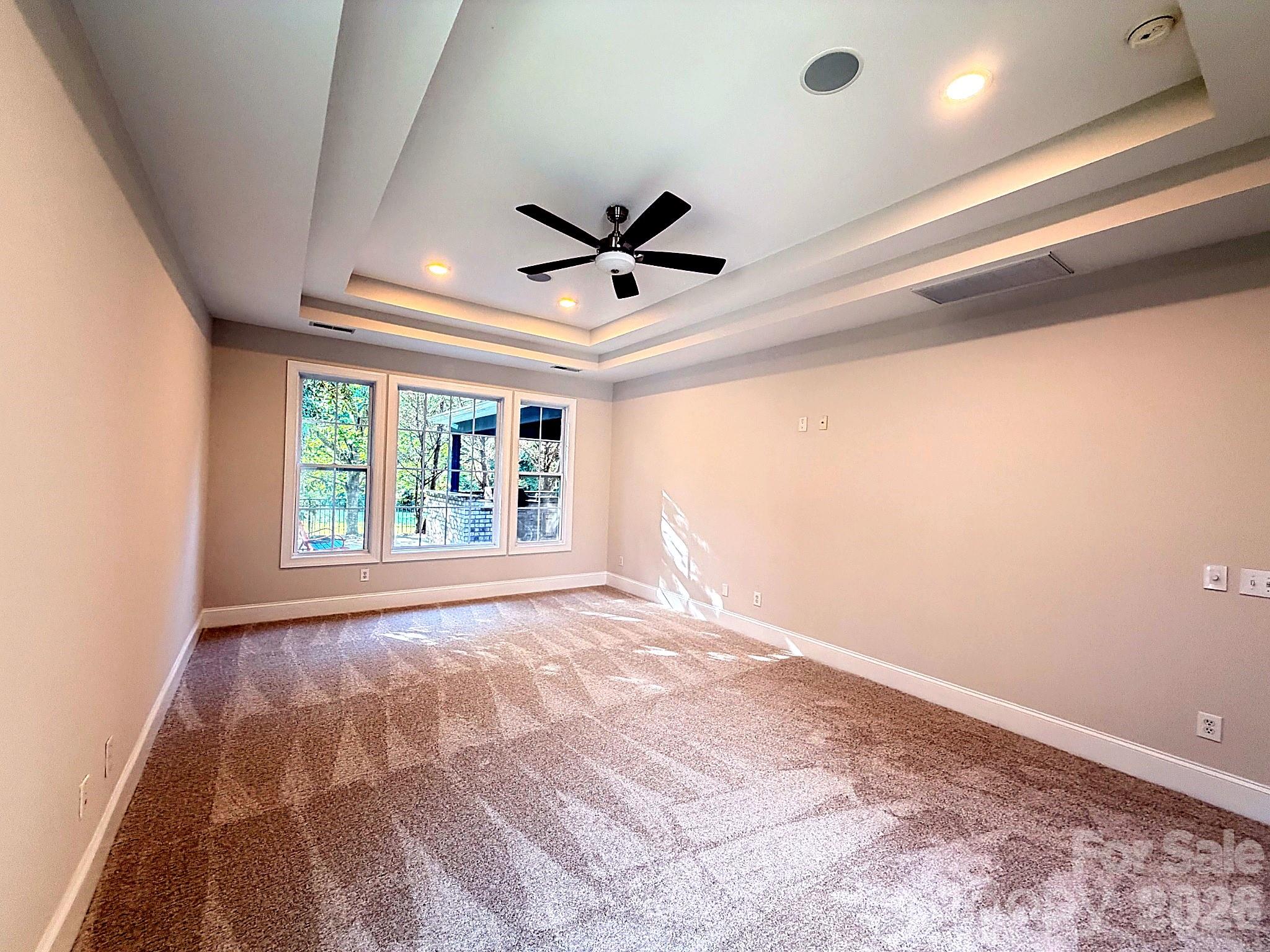 6812 S Creek Road — Charlotte