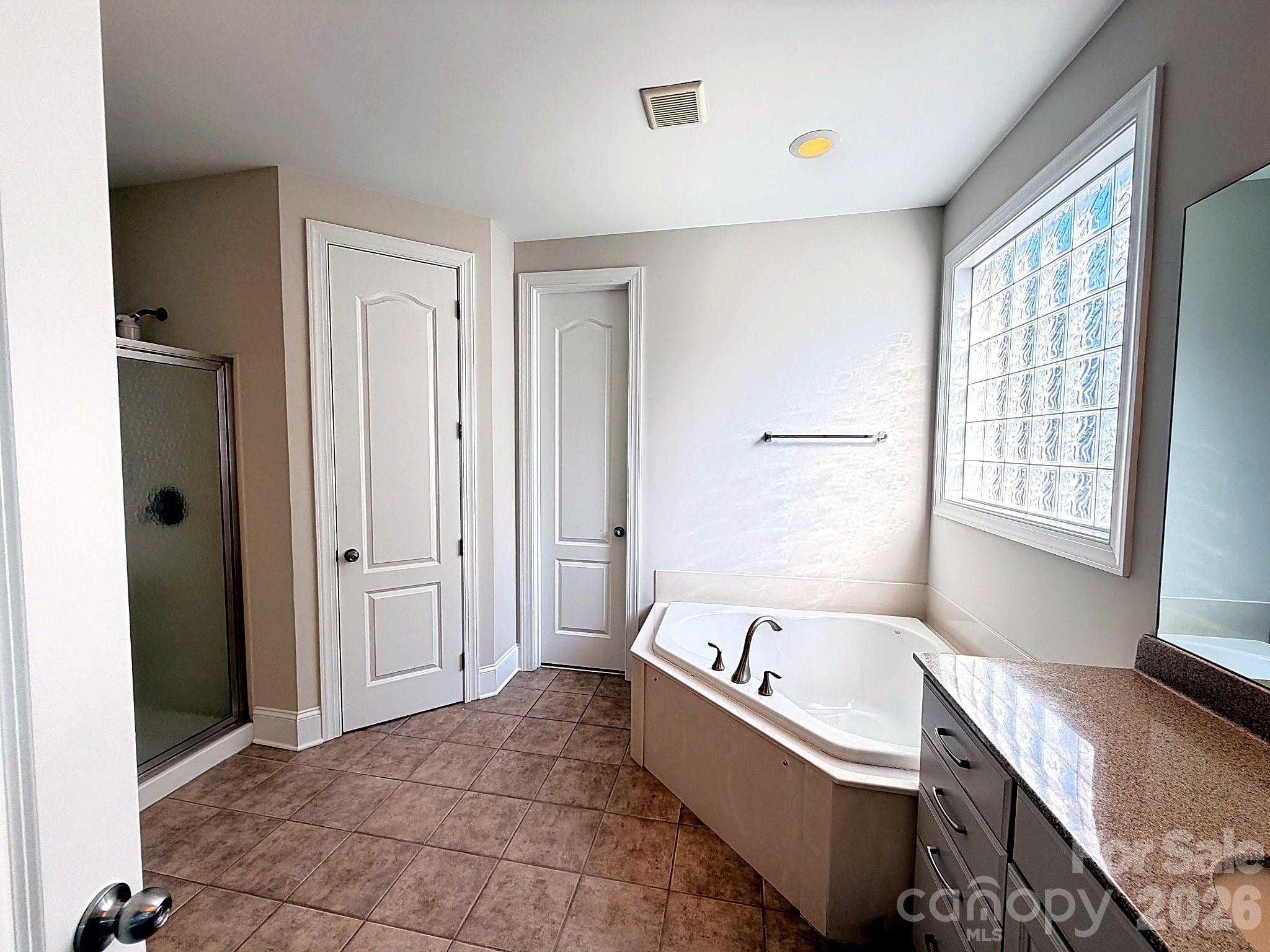 6812 S Creek Road — Charlotte