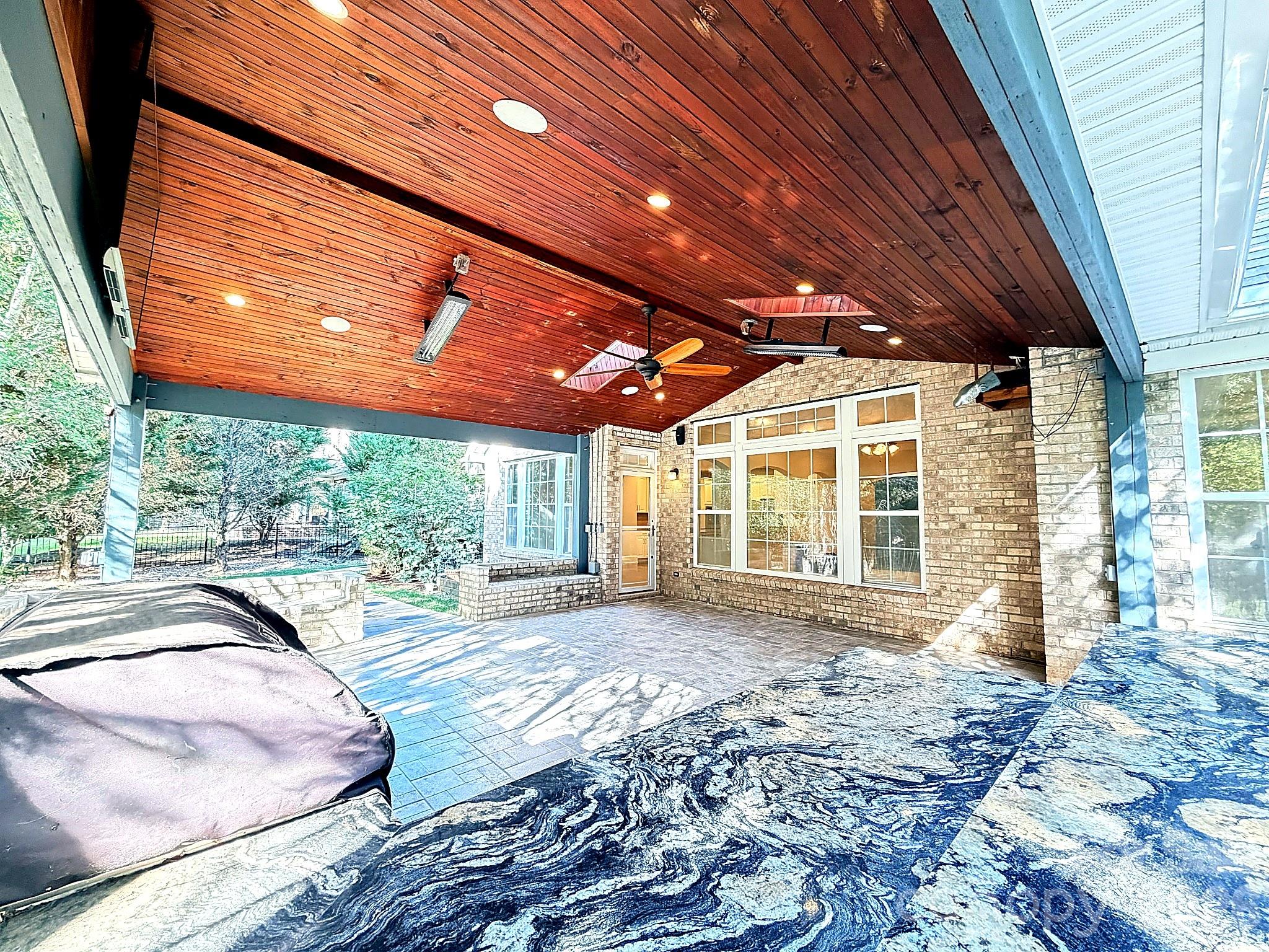6812 S Creek Road — Charlotte