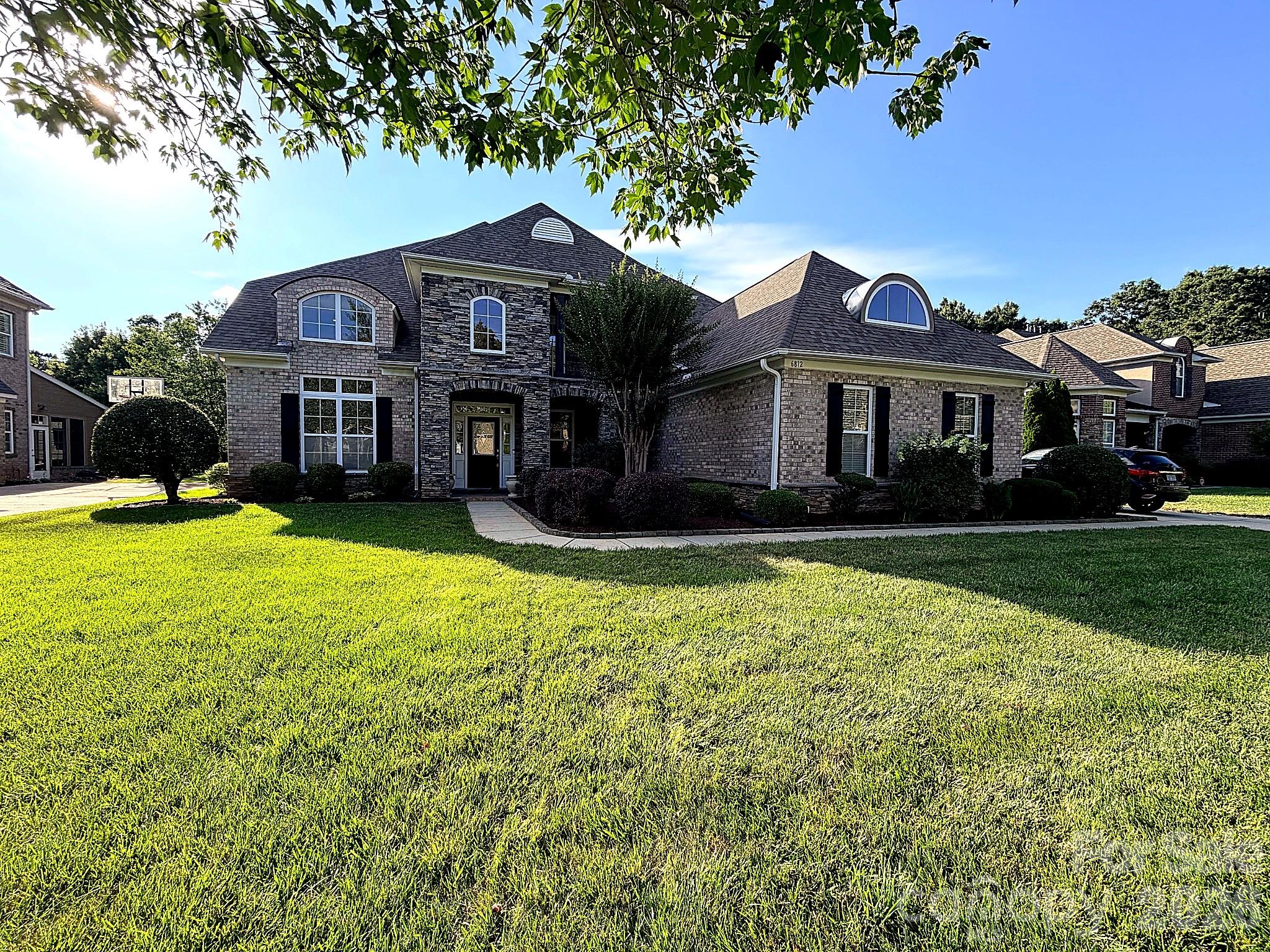 6812 S Creek Road — Charlotte