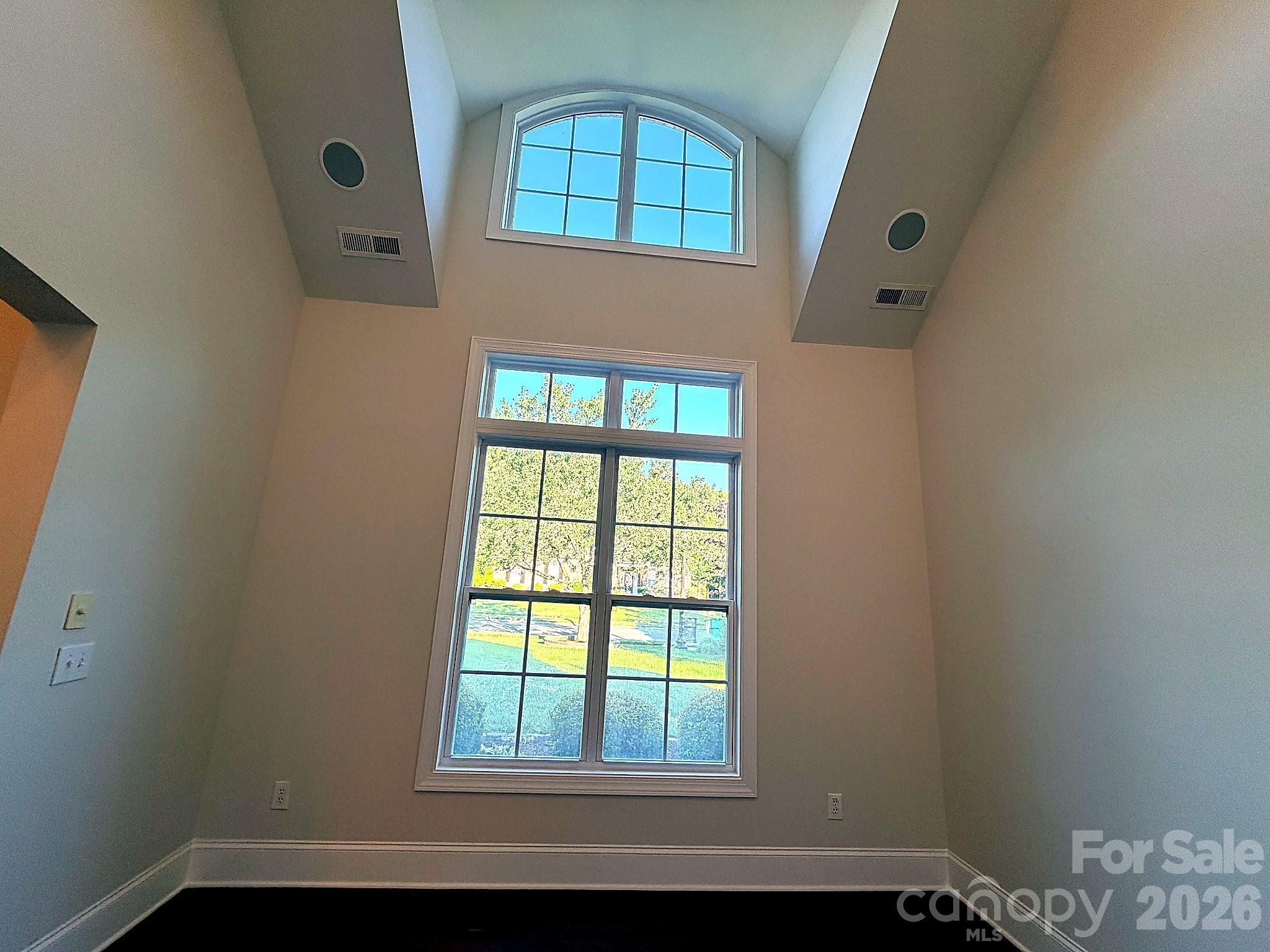 6812 S Creek Road — Charlotte