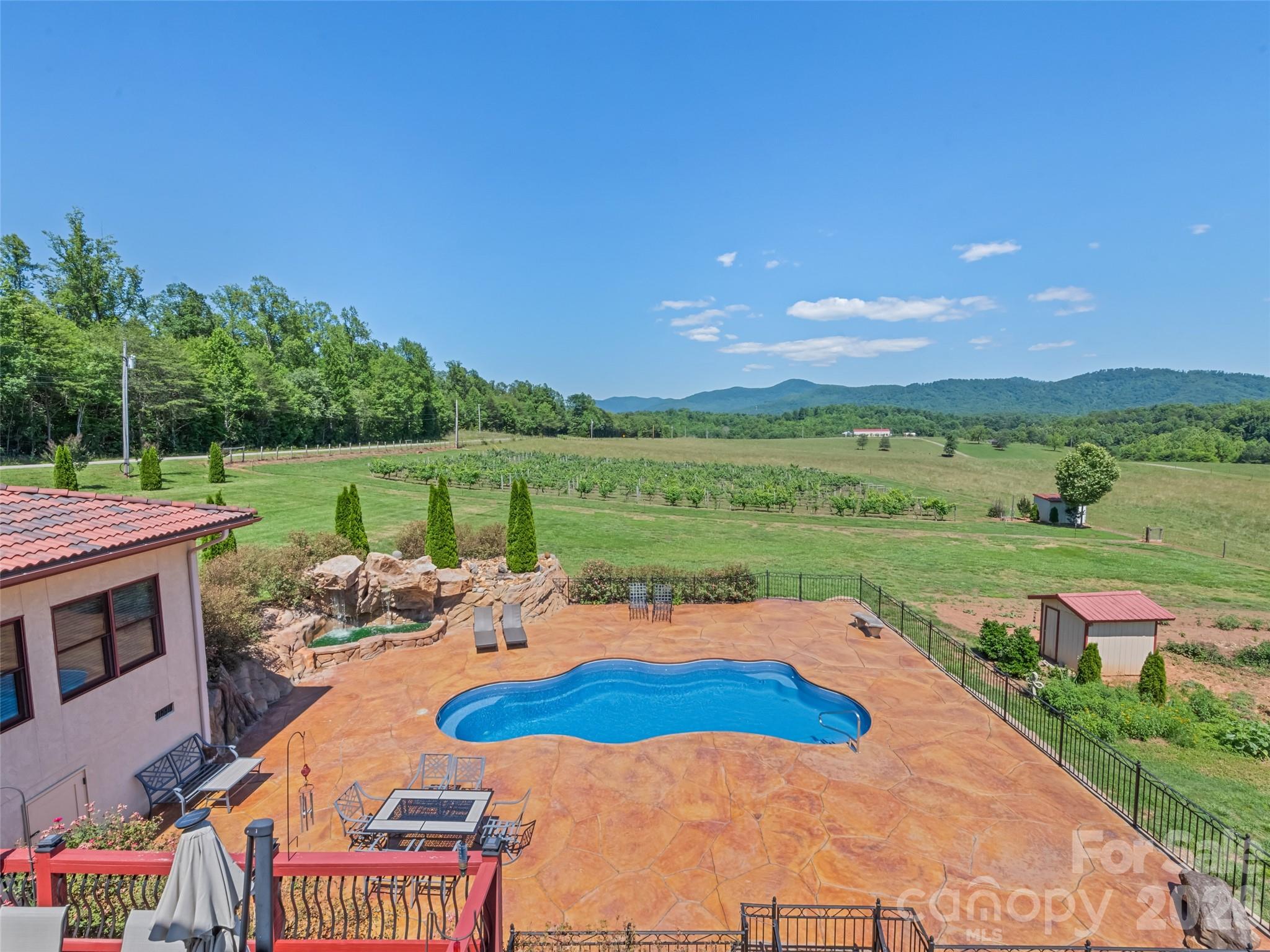 1418 Landis Lane — Nebo