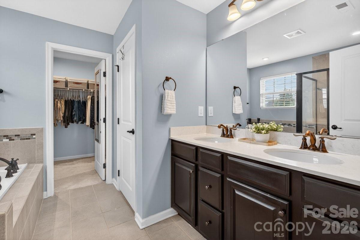 1677 Scarbrough Circle SW — Concord