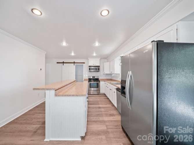 308 Browntown Road — Leicester