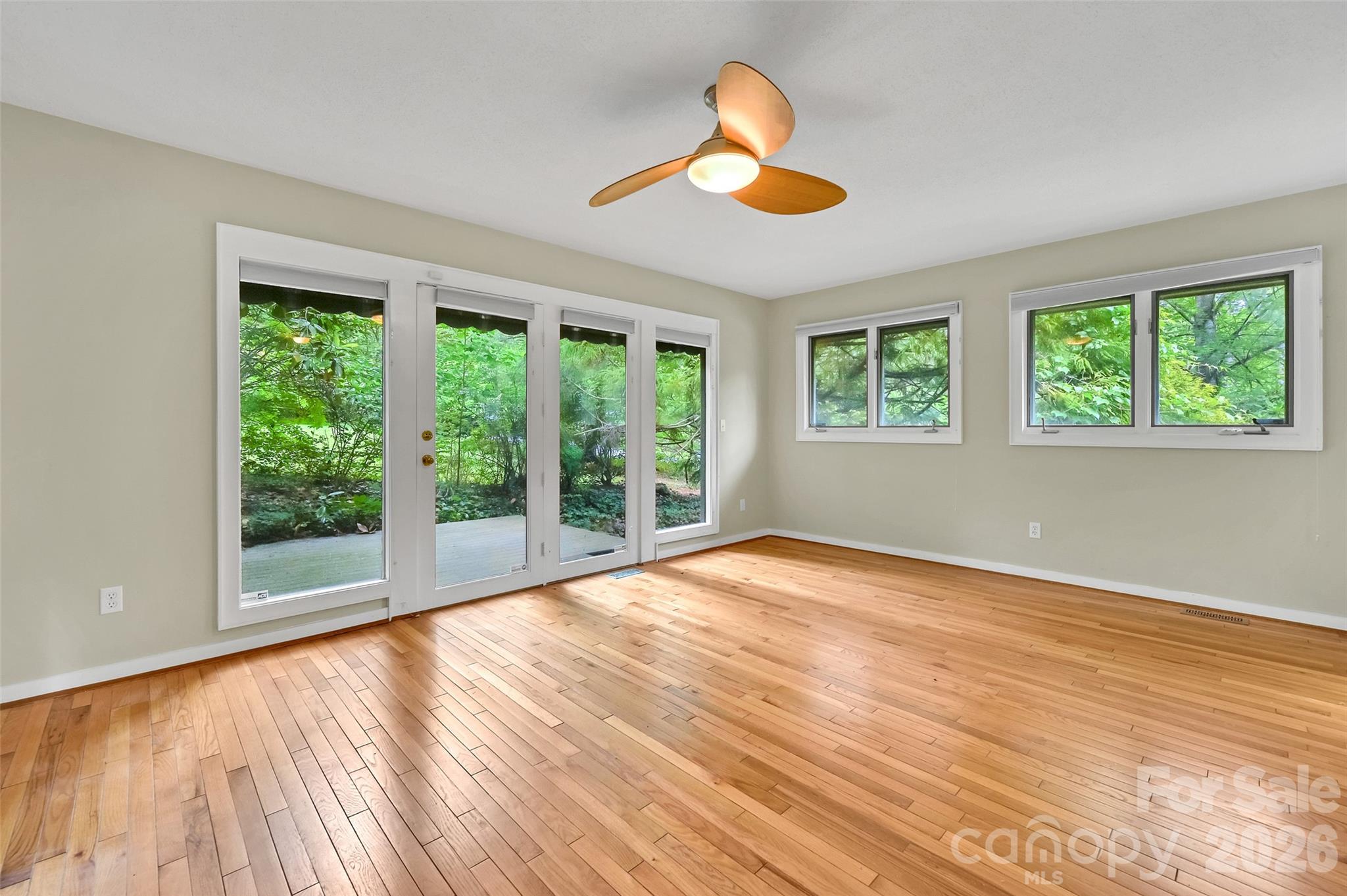 300 Ethan Pond Way — Hendersonville