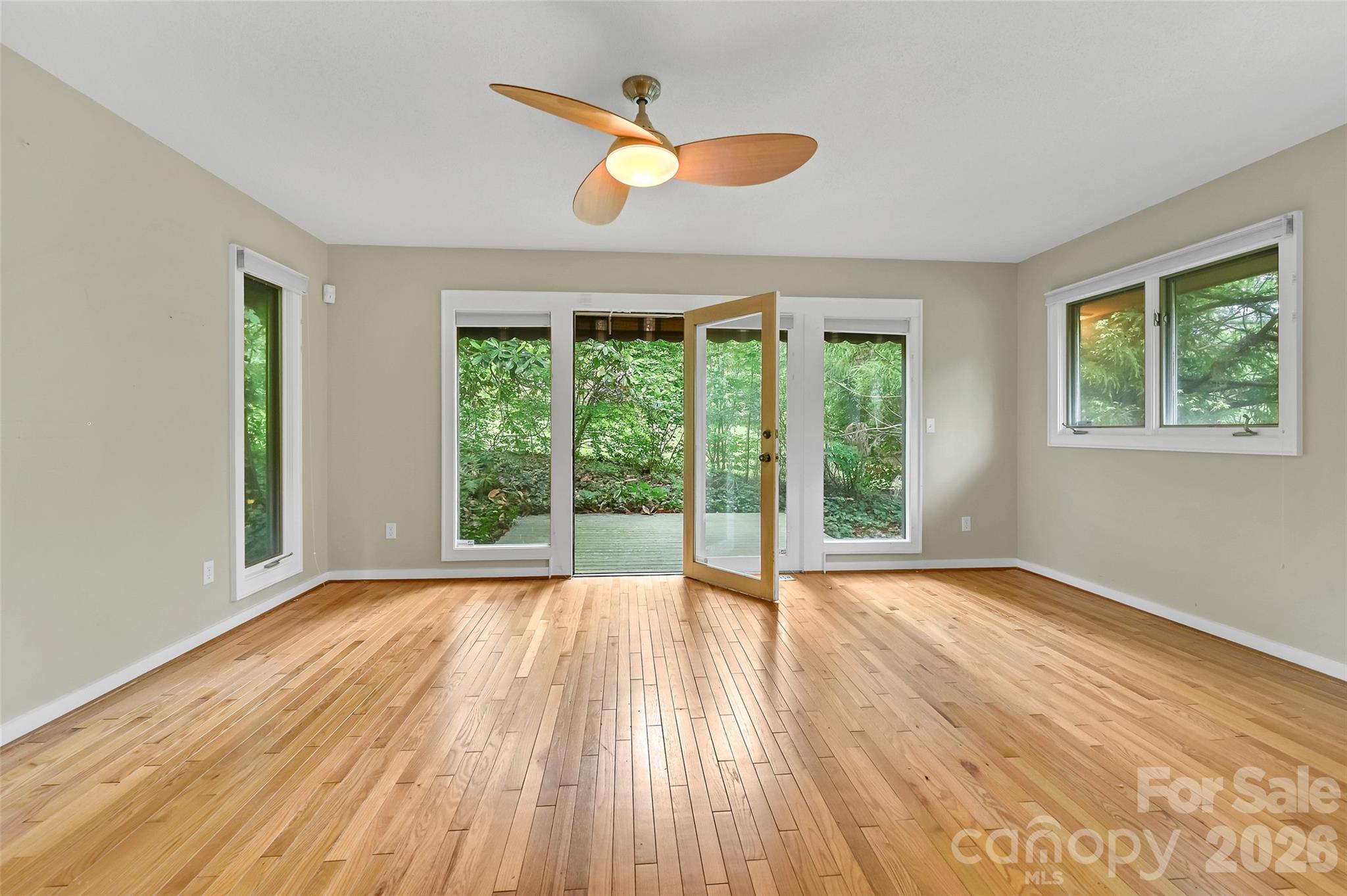 300 Ethan Pond Way — Hendersonville