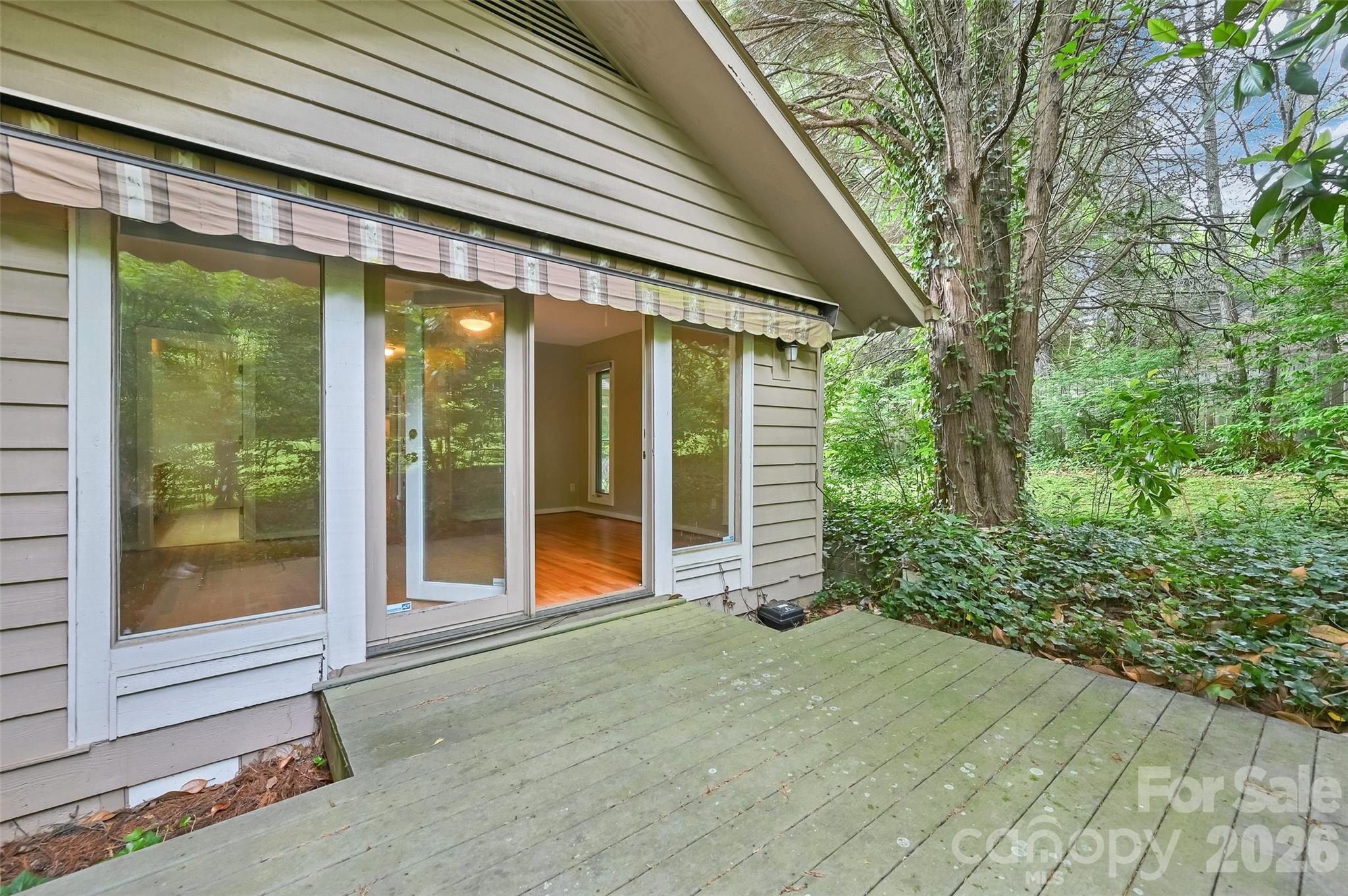300 Ethan Pond Way — Hendersonville